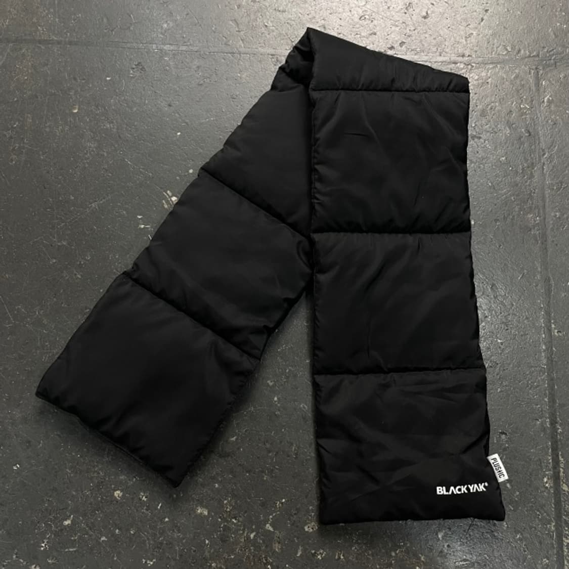 블랙야크 패딩 머플러 상품이미지1