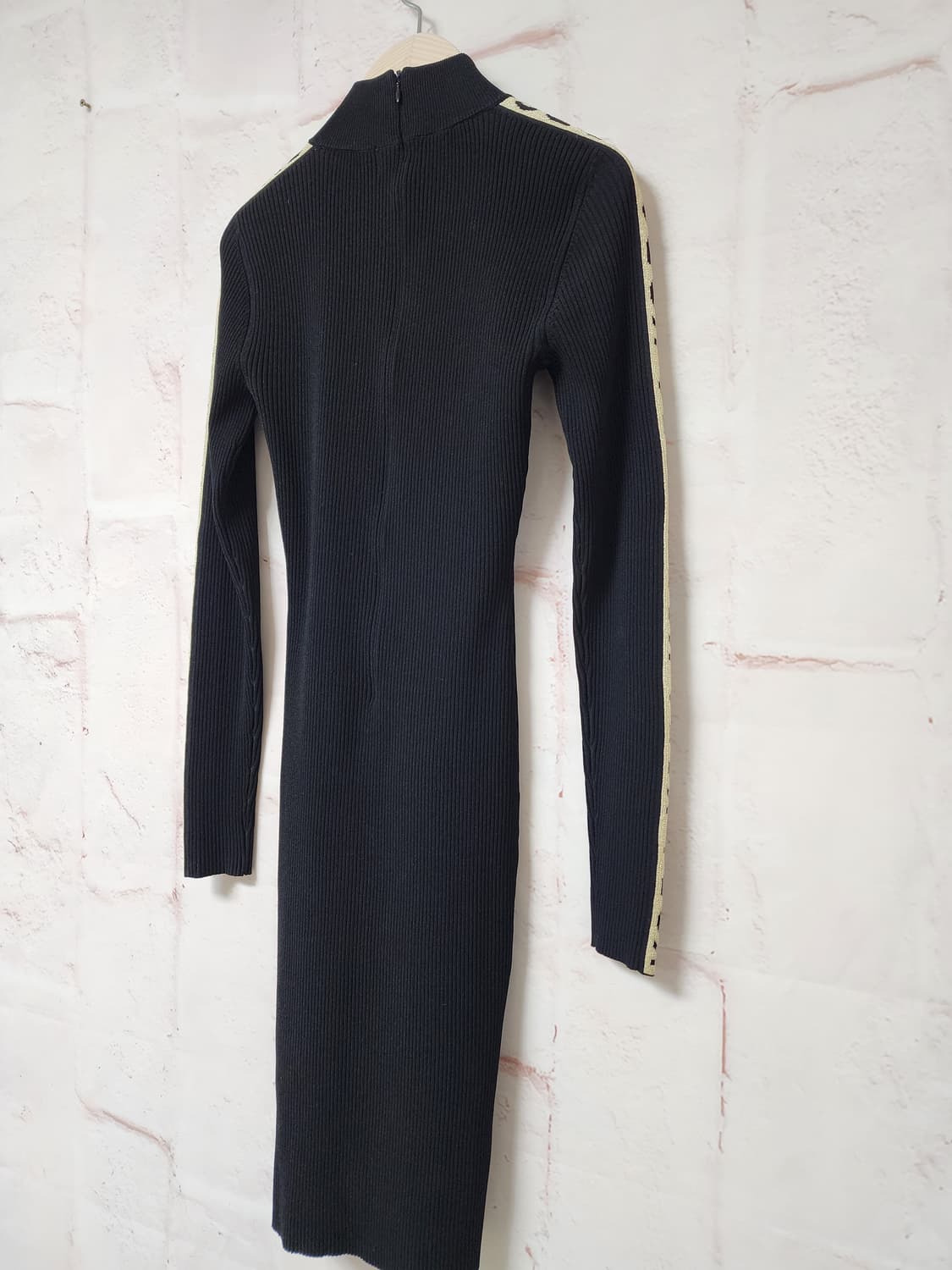 마이클코어스 립 니트 원피스
 상품이미지5