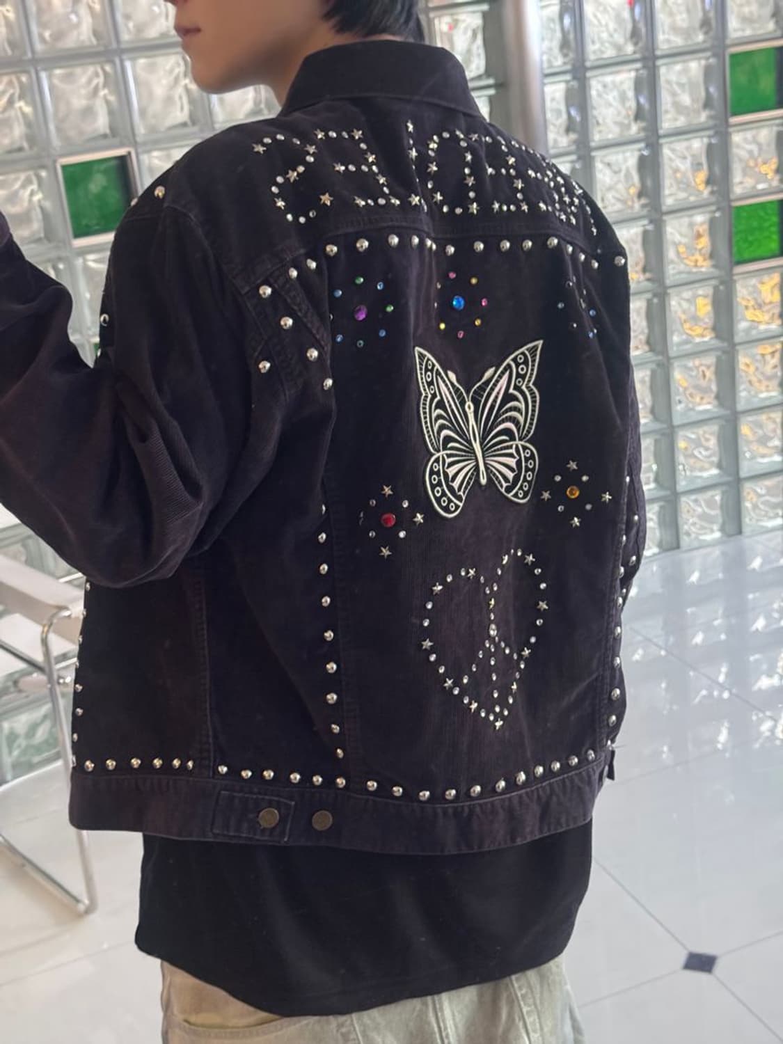 STUD JEAN JACKET 스터드 장식 데님 재킷 상품이미지1