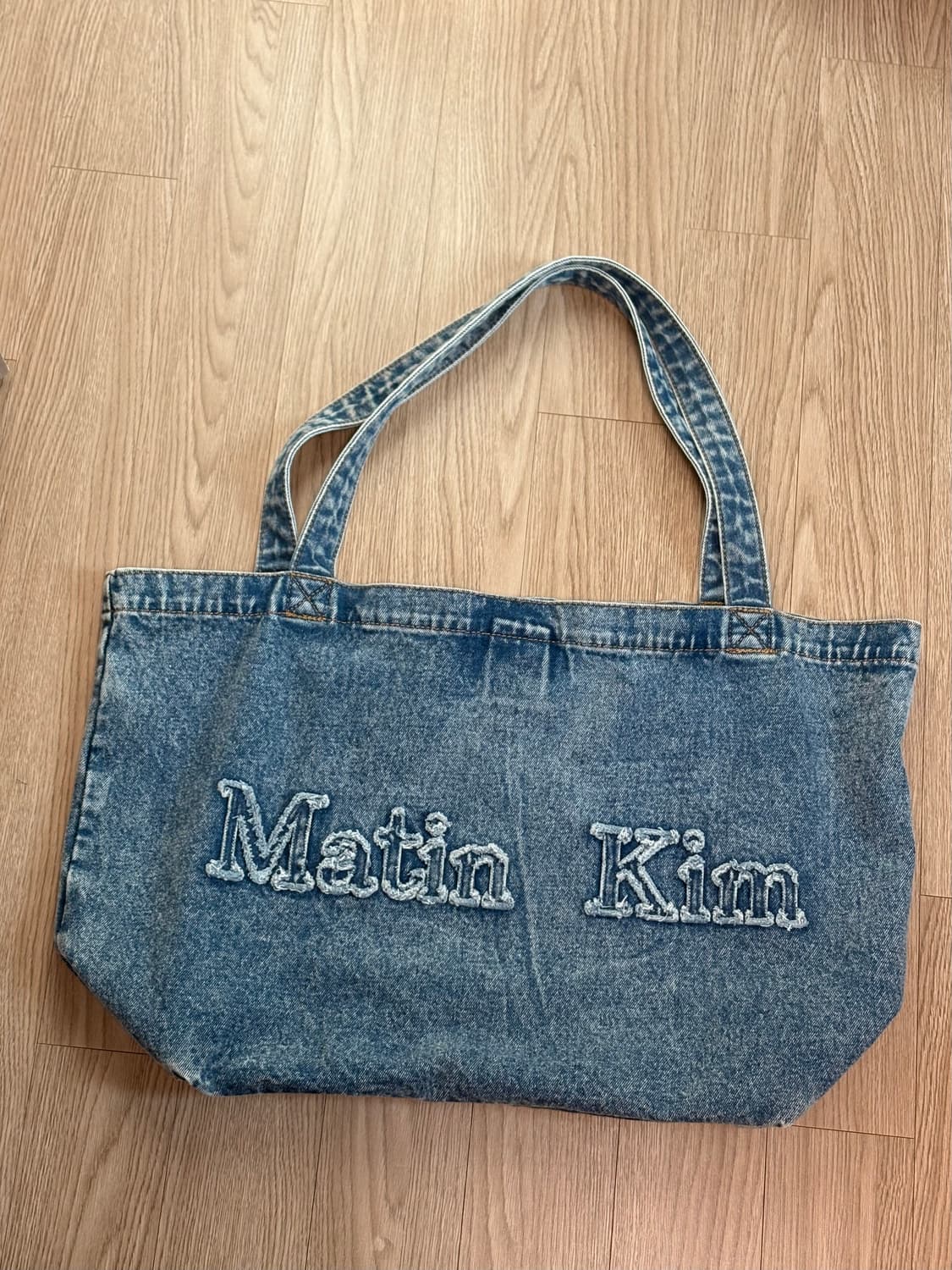 마뗑킴 로고 워시드 데님 토트백 블루 상품이미지2