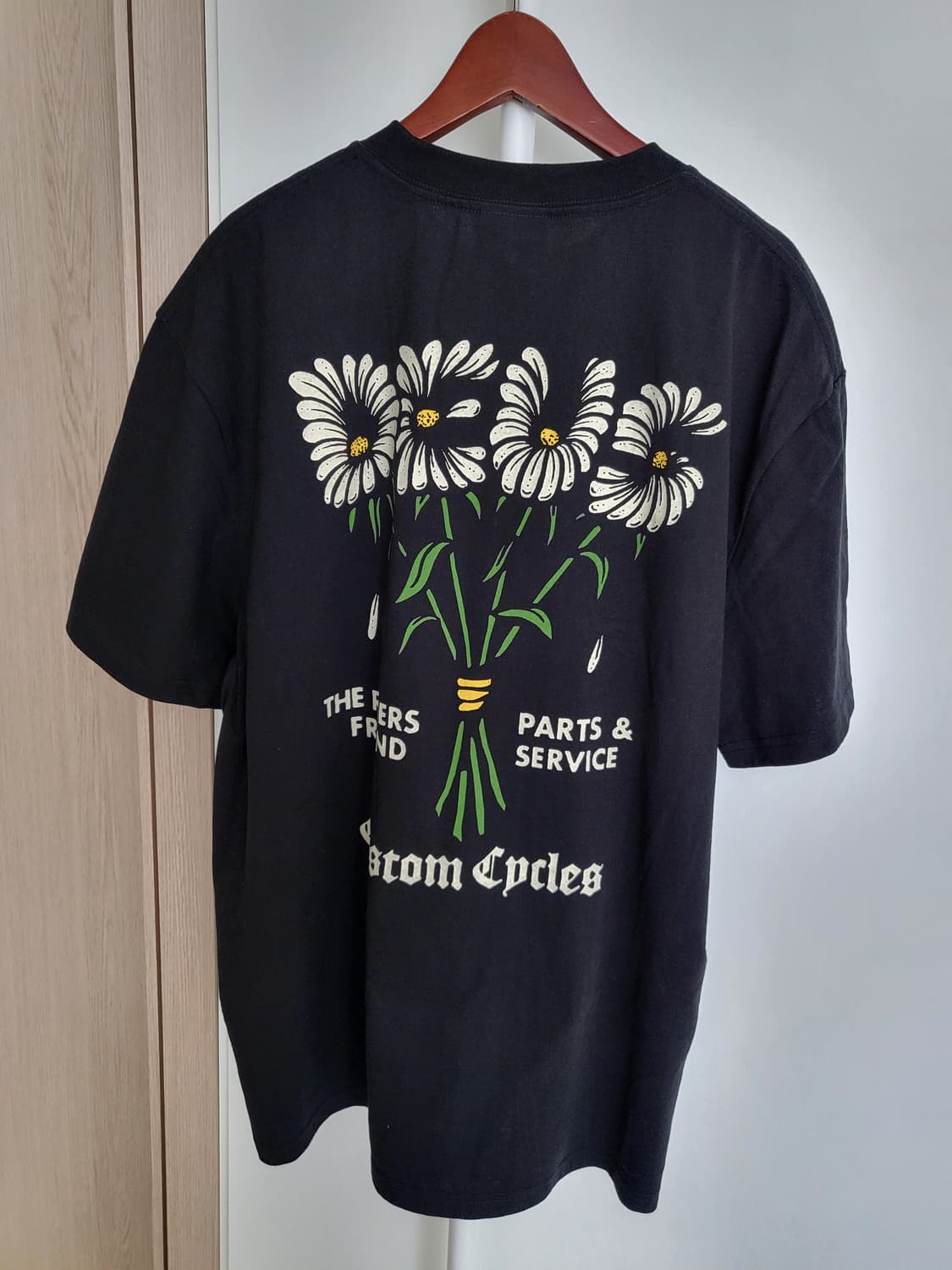 데우스 플라워 반팔 티셔츠 (남녀공용) 핏 상품이미지4