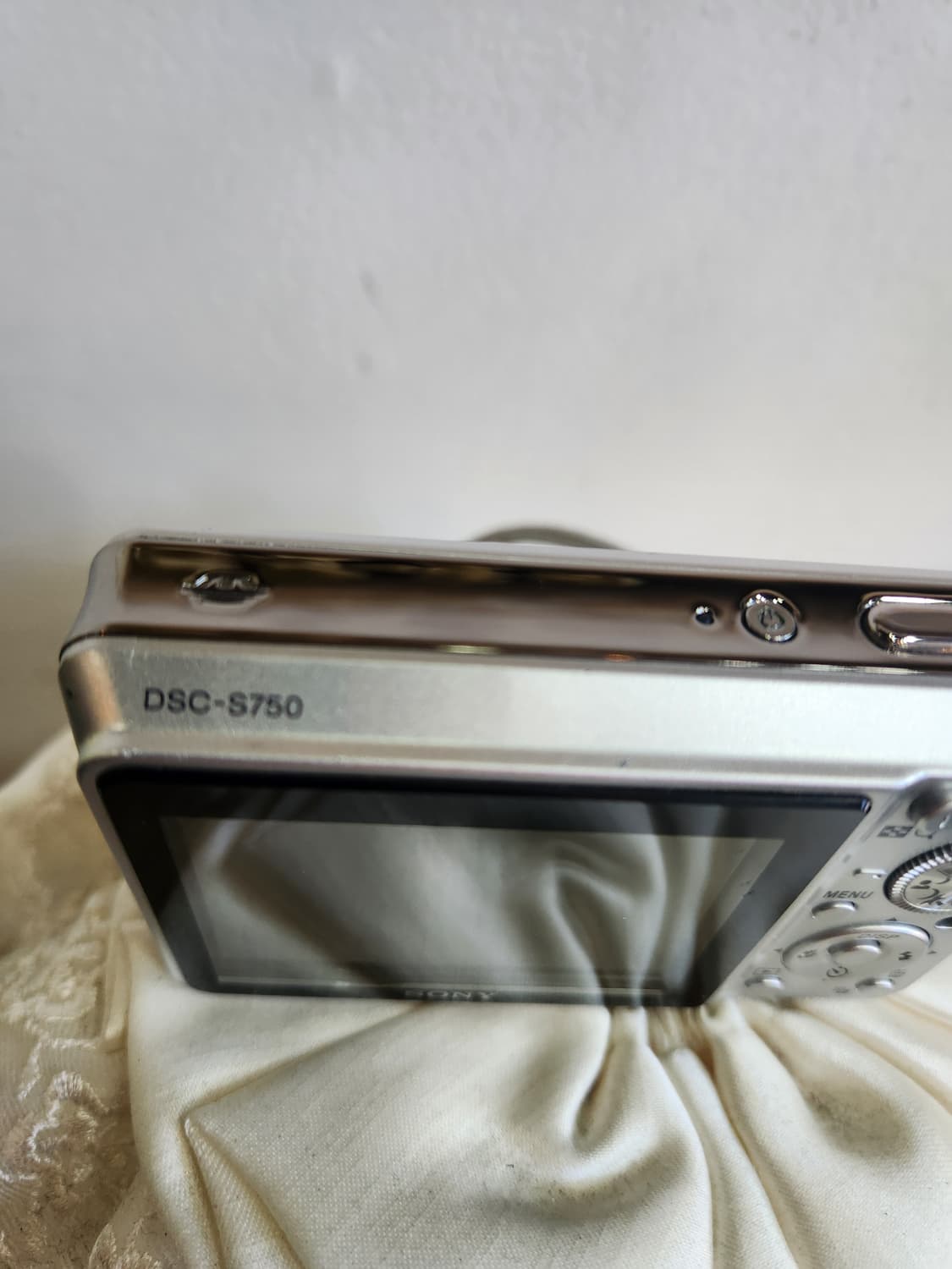 소니 사이버샷 dsc s750 디지털카메라

 상품이미지6