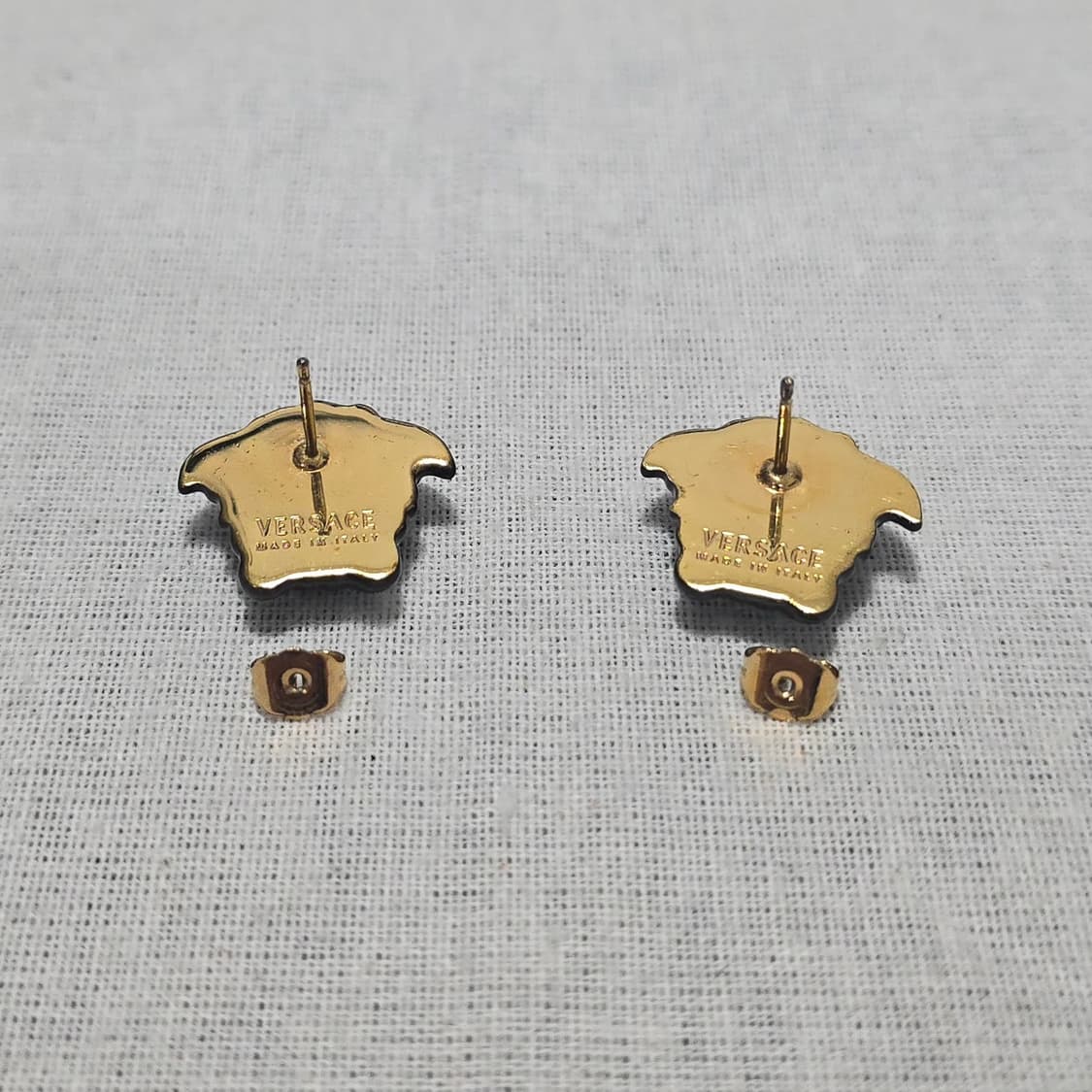 베르사체 블랙 메두사 헤드 귀걸이 상품이미지3