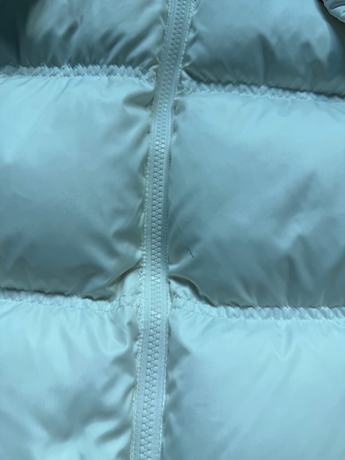 무신사 게스 남녀공용 소매탈착 조끼가능 글레이즈드 다운패딩 아이보리 M 상품이미지2