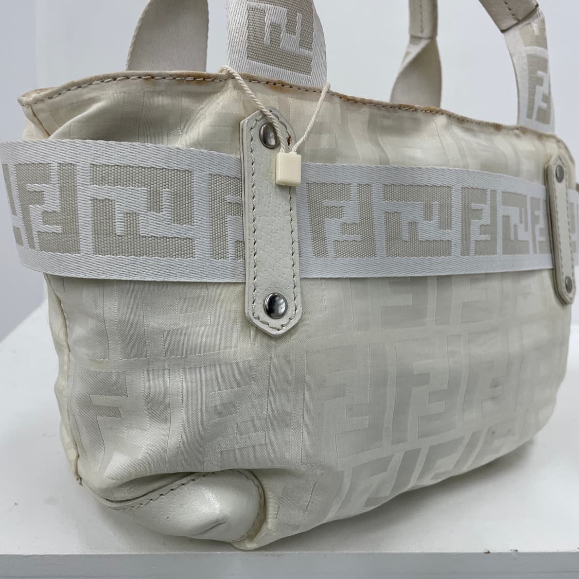 펜디 FF 로고 화이트 나일론 미니 토트백 상품이미지6