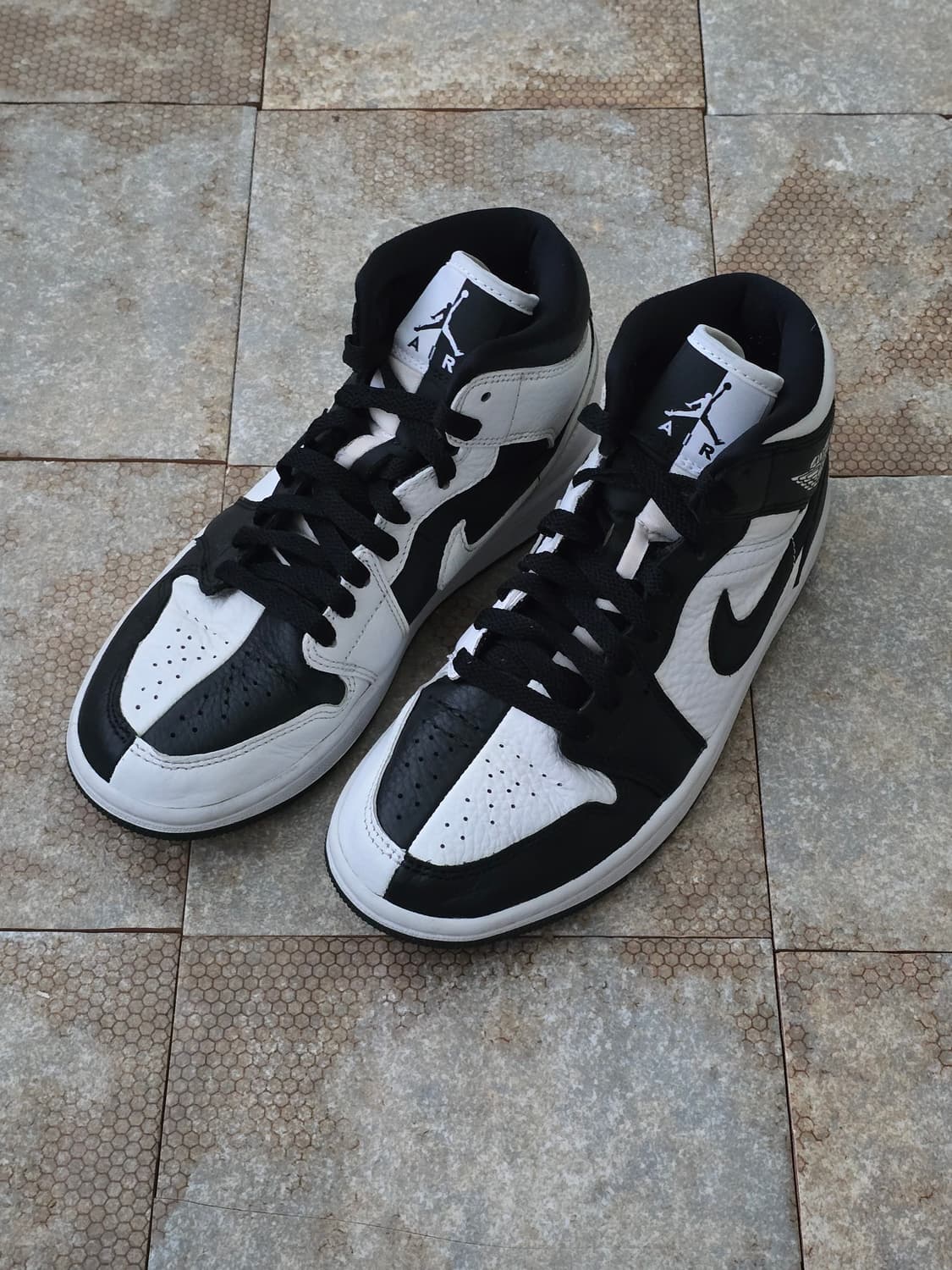 (240)나이키 에어 조던 1 미드 se 블랙 화이트 상품이미지1