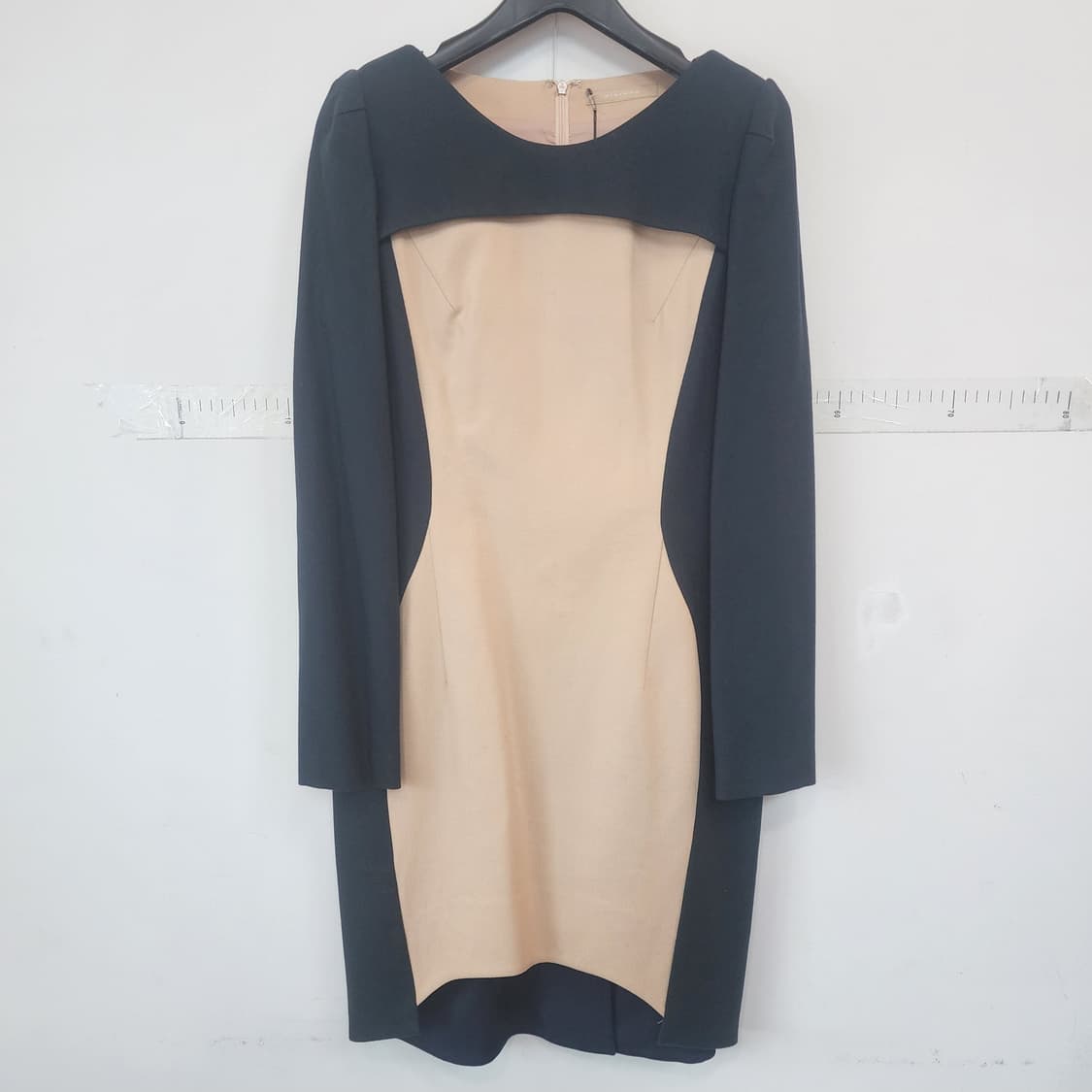 미니멈 블랙/베이지 배색 원피스 상품이미지1