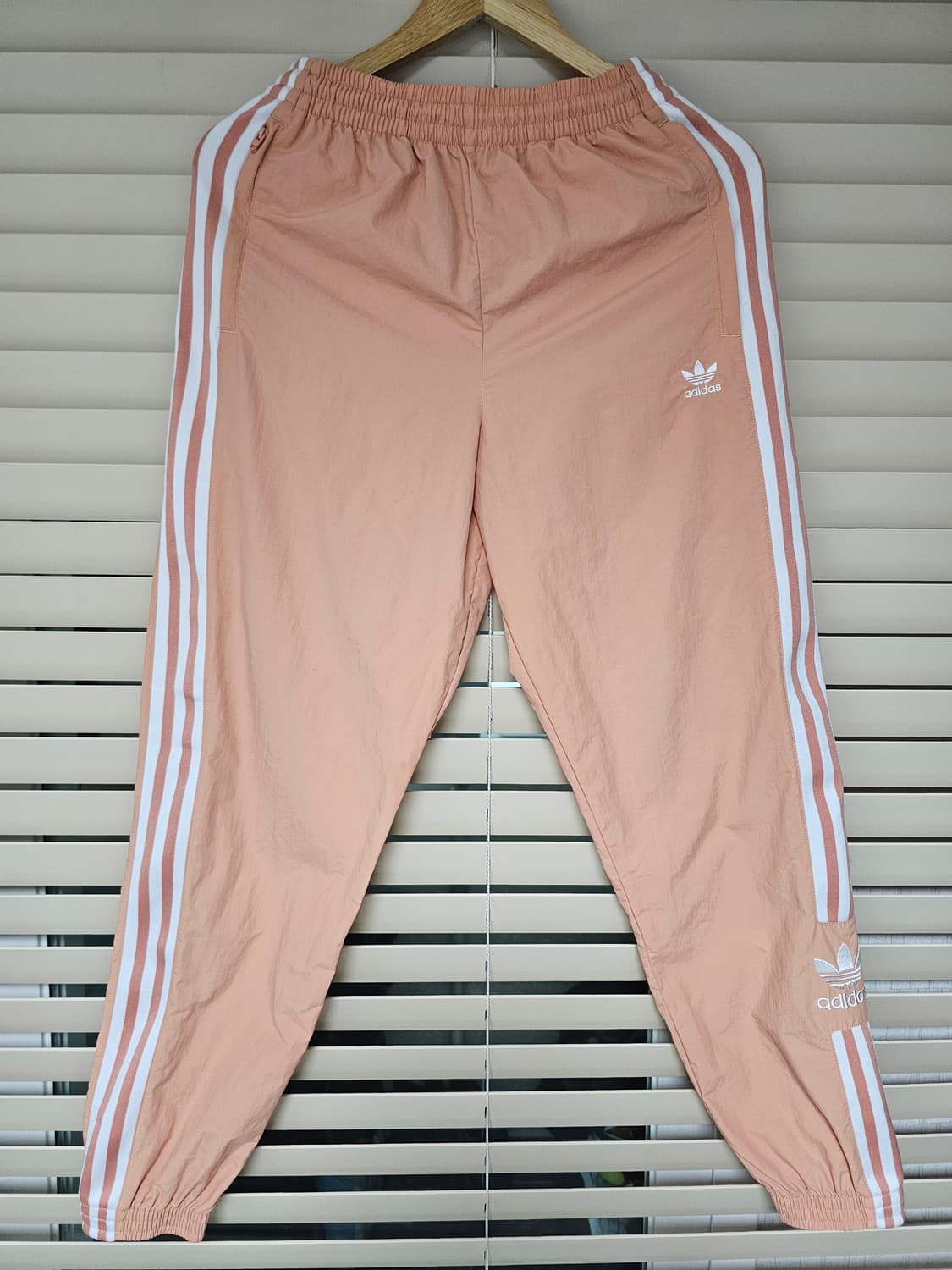 아디다스 락업 트랙 조거팬츠 코랄 XS 상품이미지1