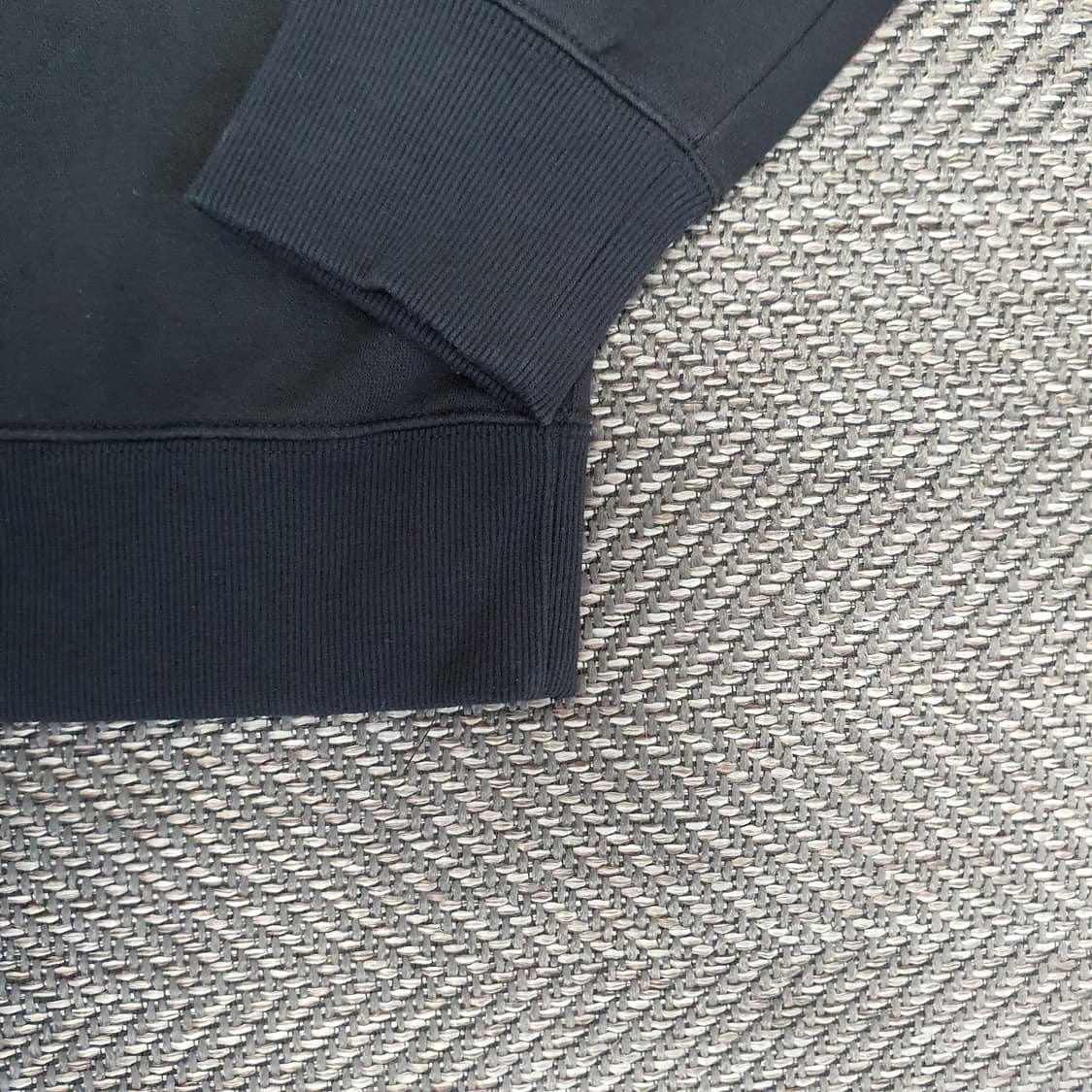 타미힐피거 슬림핏 기모 맨투맨 남자105 상품이미지4