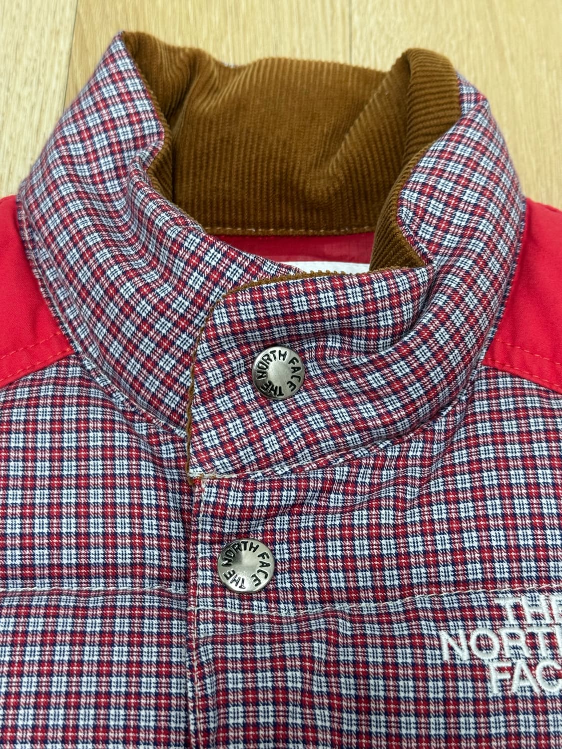 노스페이스 x꼼데가르송 조끼패딩 상품이미지3