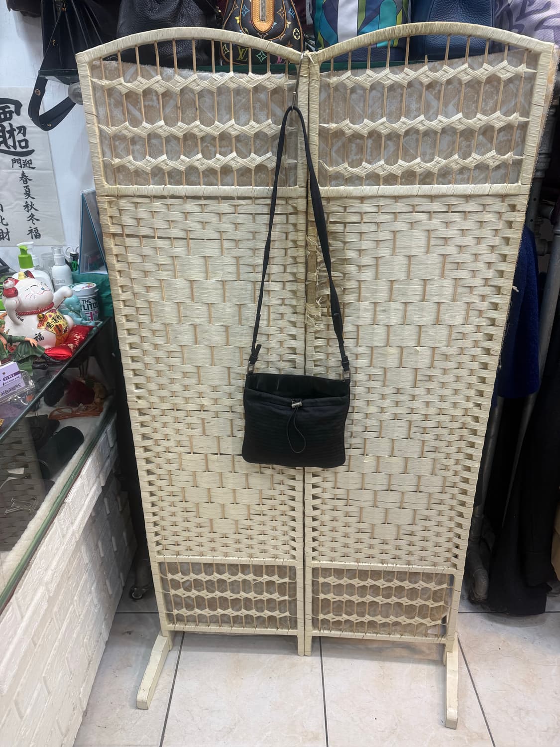 정품 프라다 나일론 크로스백 팝니다 상품이미지1