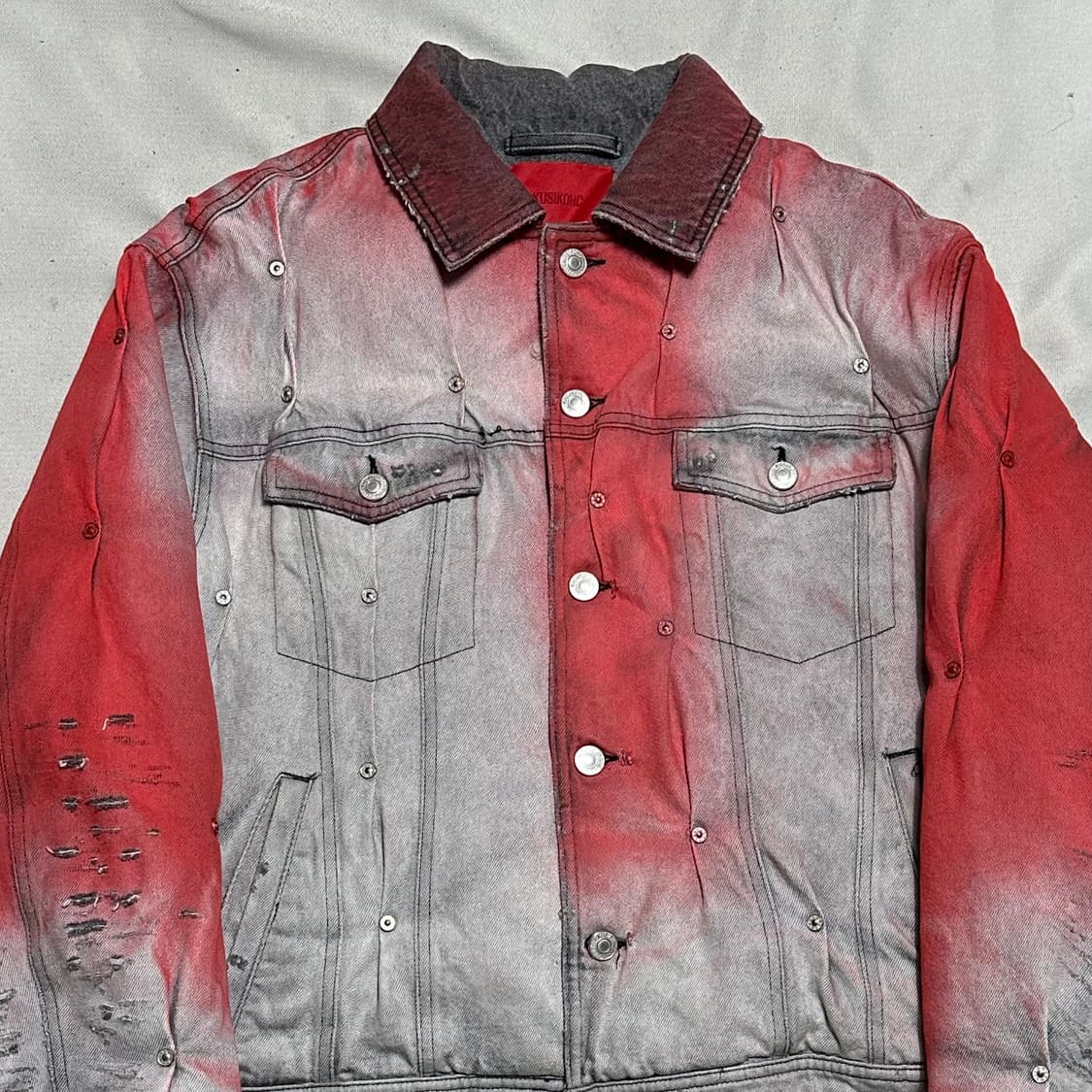 M 쿠시코크 그레이 레드 패딩 멀티 리벳 데님 자켓 상품이미지1