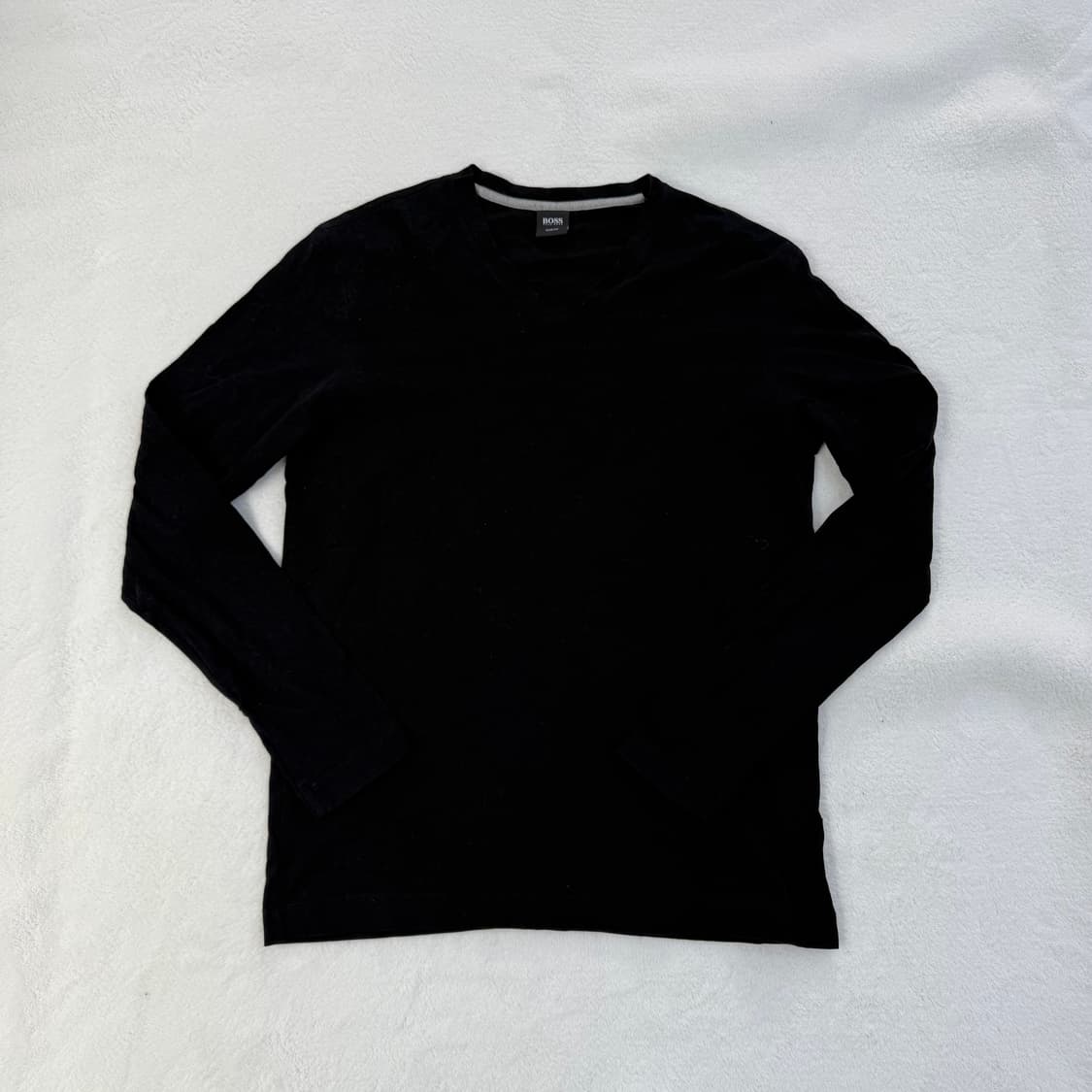 실측확인 휴고보스 슬림핏 긴팔티 0303T 상품이미지1