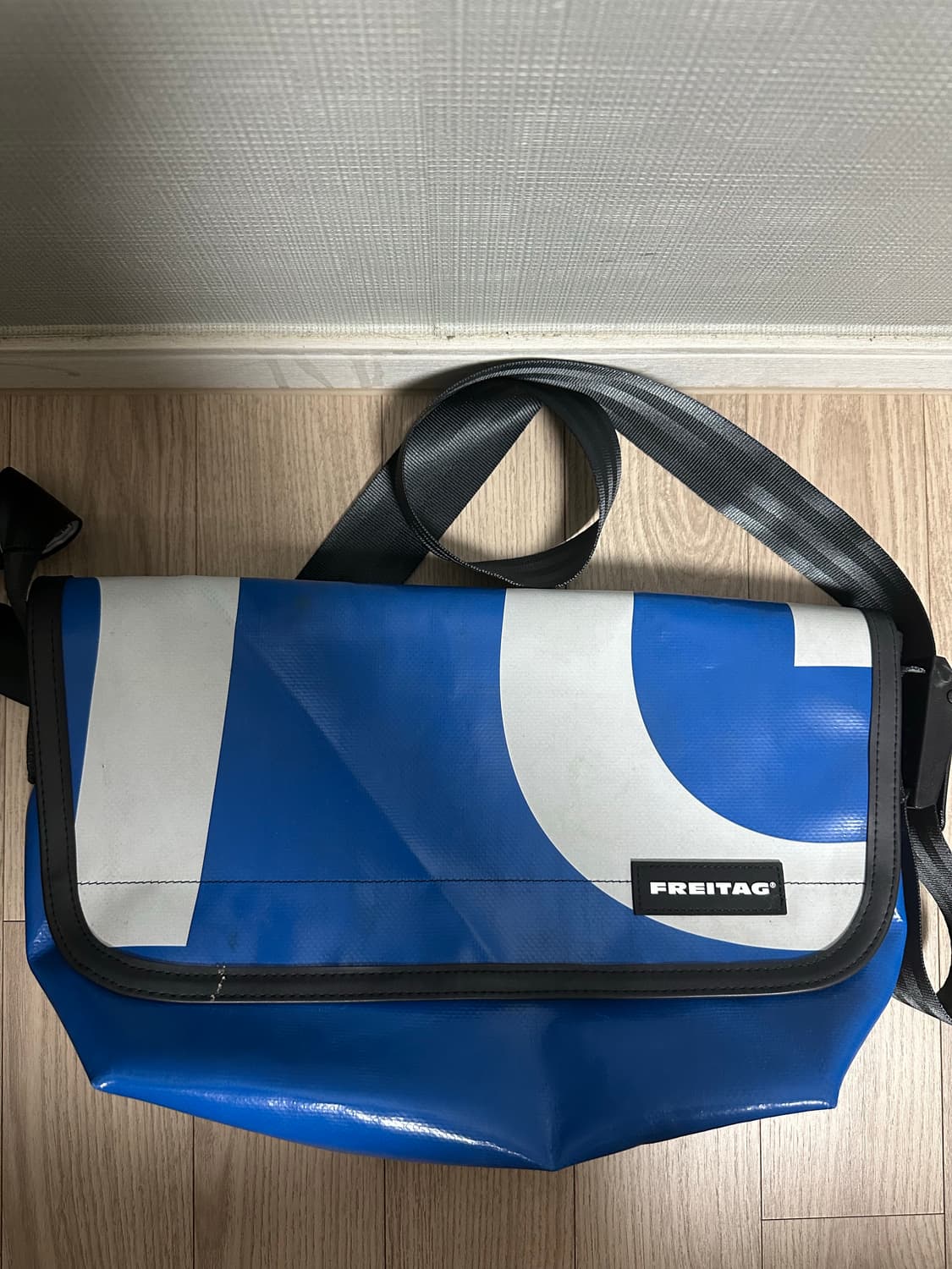 프라이택 크로스백 급처 상품이미지1