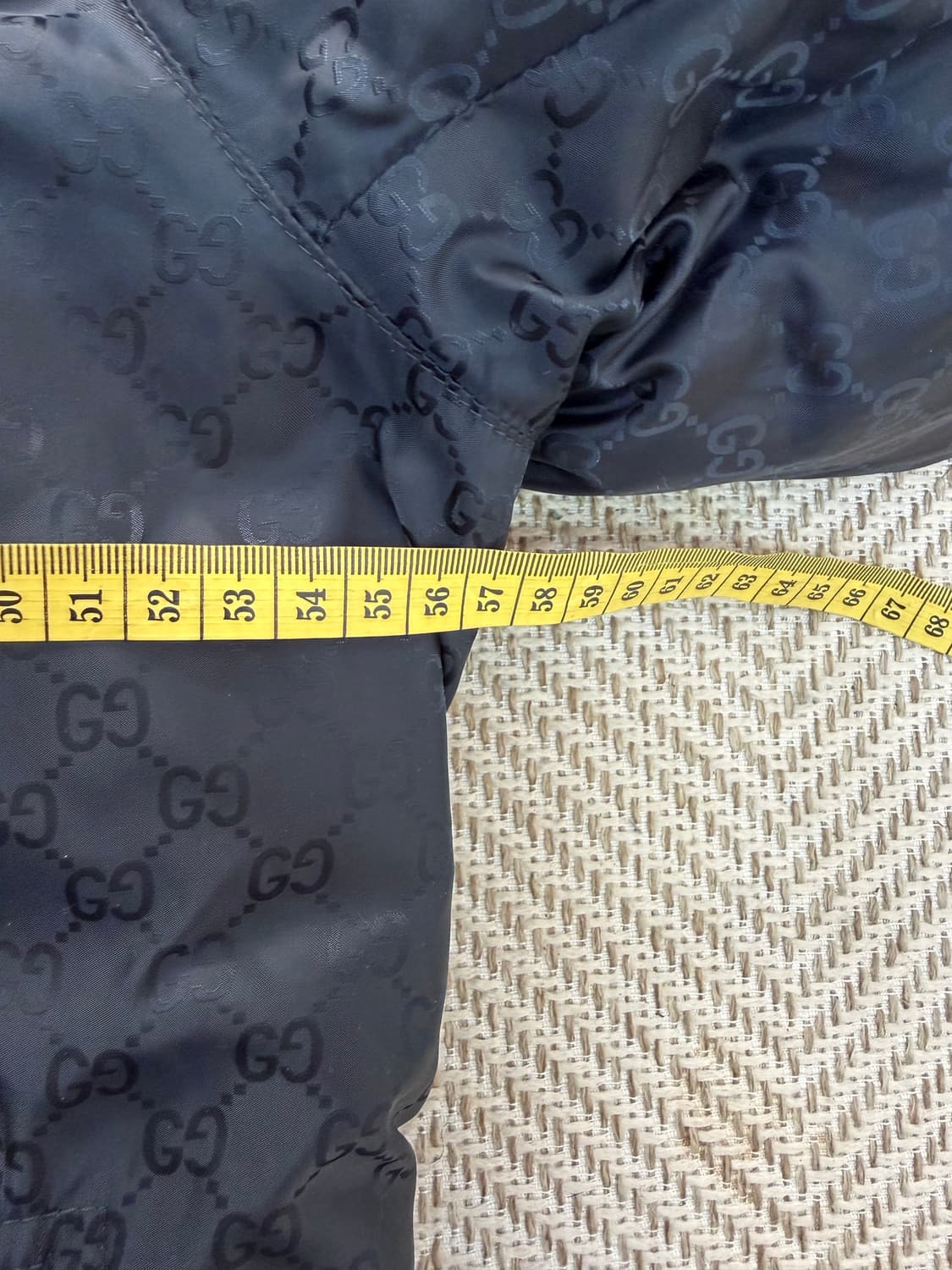 정품) 구찌 GG 로고 남성 리버시블 블랙 패딩 48 상품이미지9