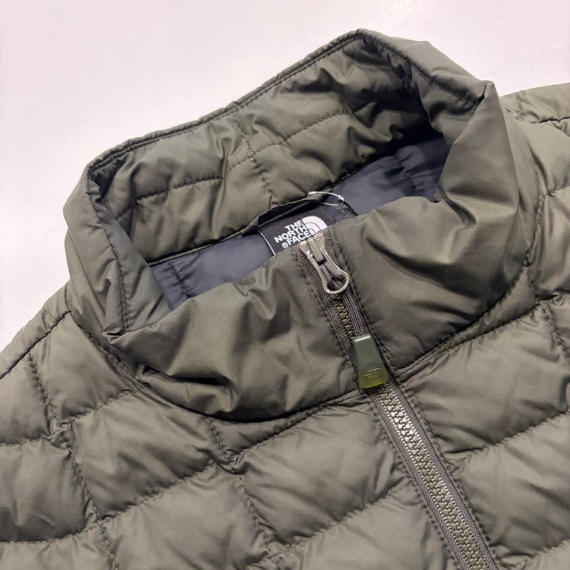 [XL] 노스페이스 티볼 테크 경량 패딩 자켓 카키색 C990 상품이미지4