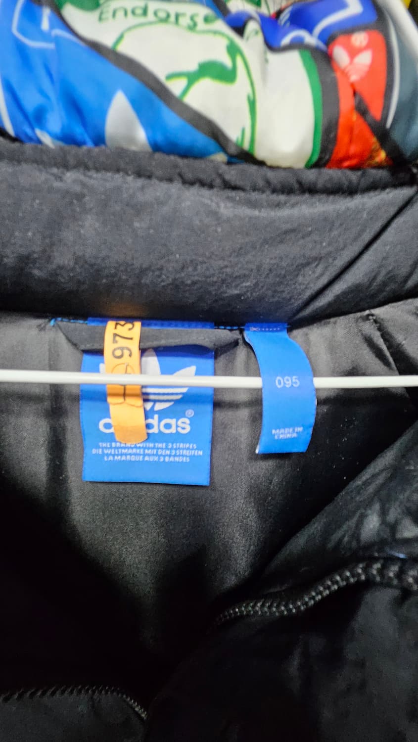아디다스 뱃지 다운 패딩 자켓 95 상품이미지3