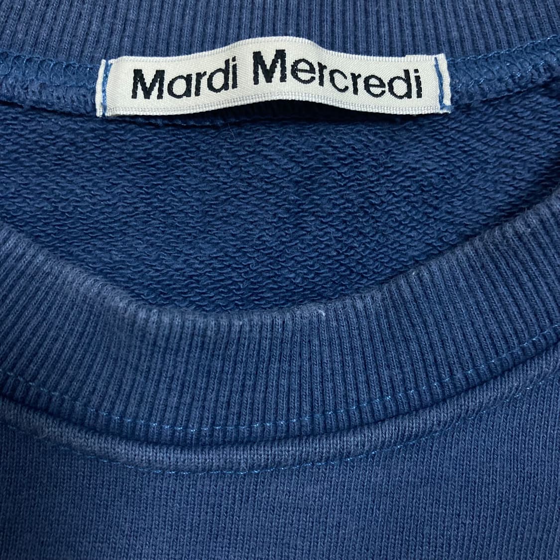 마르디 메크르디 플라워 빅로고 블루 맨투맨 상품이미지3