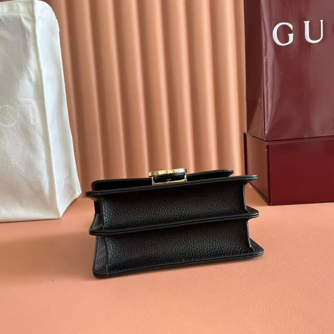 구찌 GG 인터로킹 체인 숄더백 블랙 상품이미지4