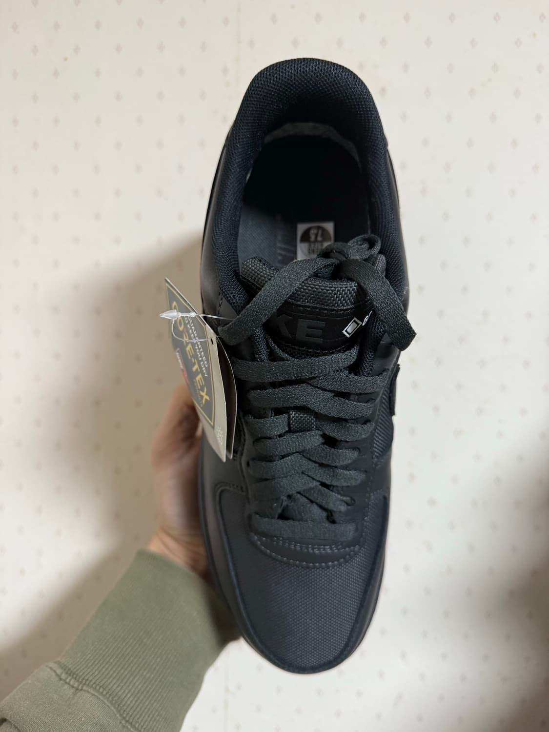 나이키 에어포스1 고어텍스 블랙 255 상품이미지3