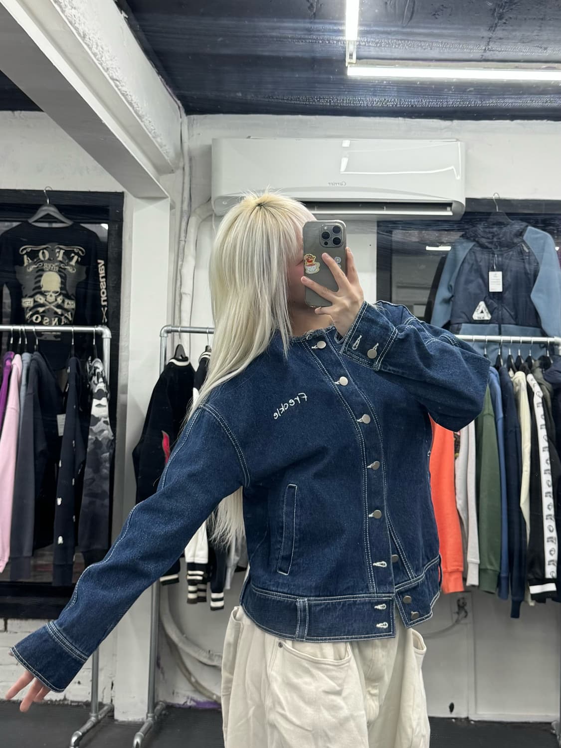 아더에러 넥리스 빅로고 데님자켓 상품이미지3