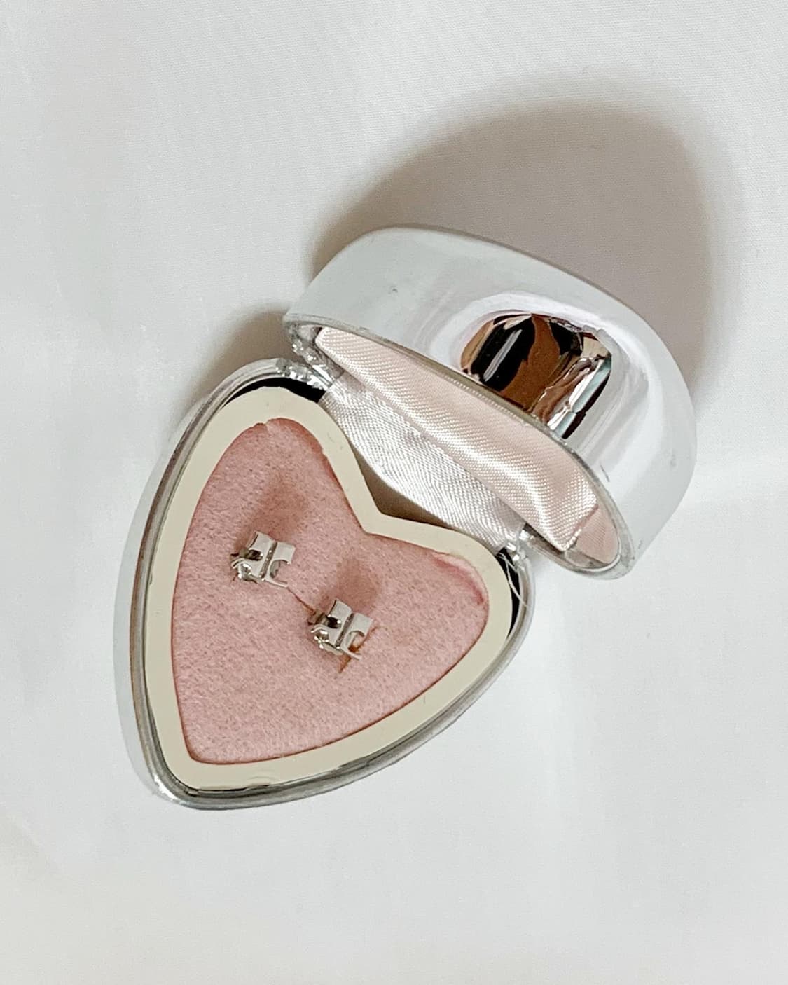 꾸레쥬 로고 귀걸이 상품이미지7