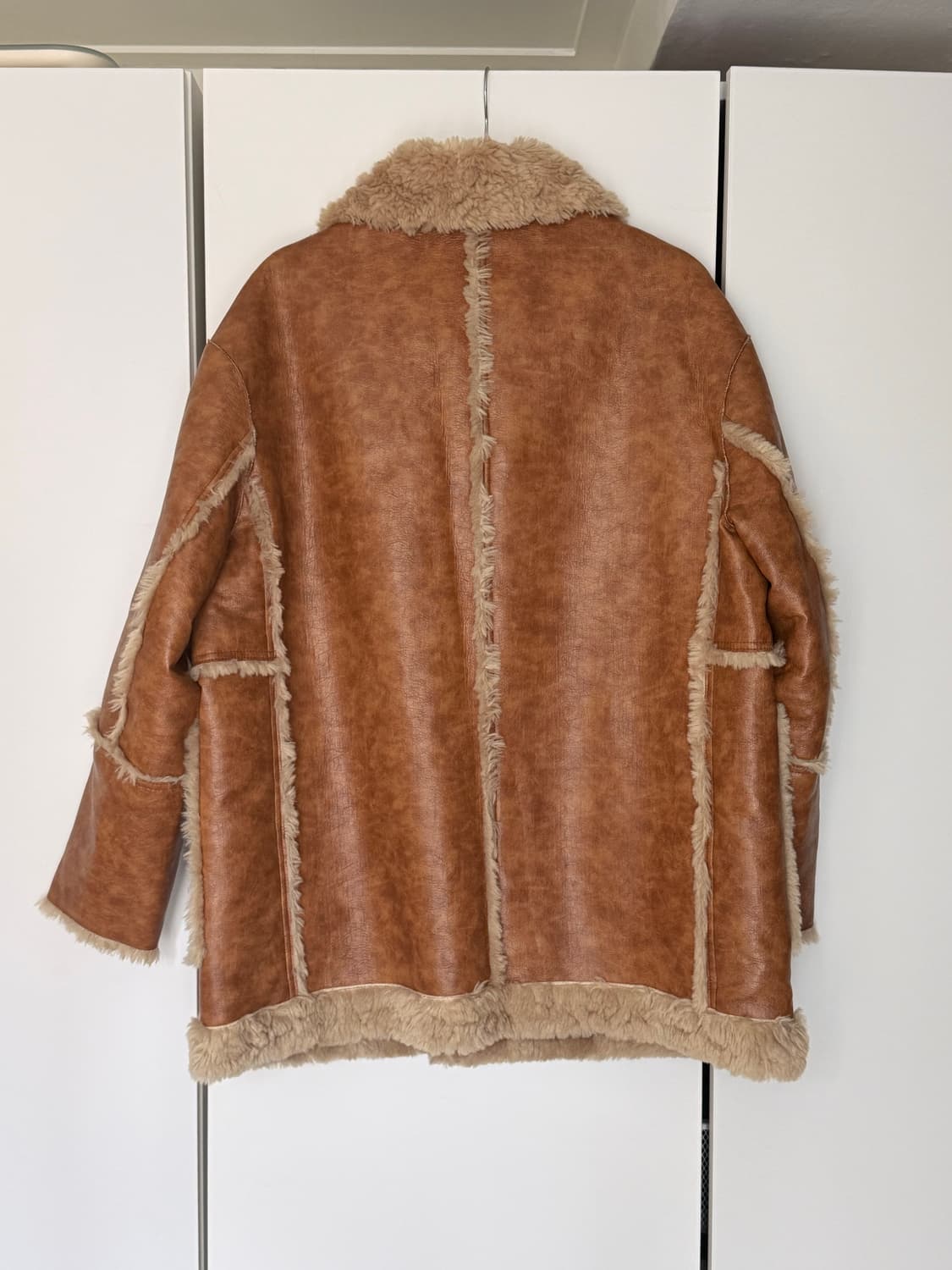 PERVERZE 퍼버즈 리버서블 무스탕  상품이미지2