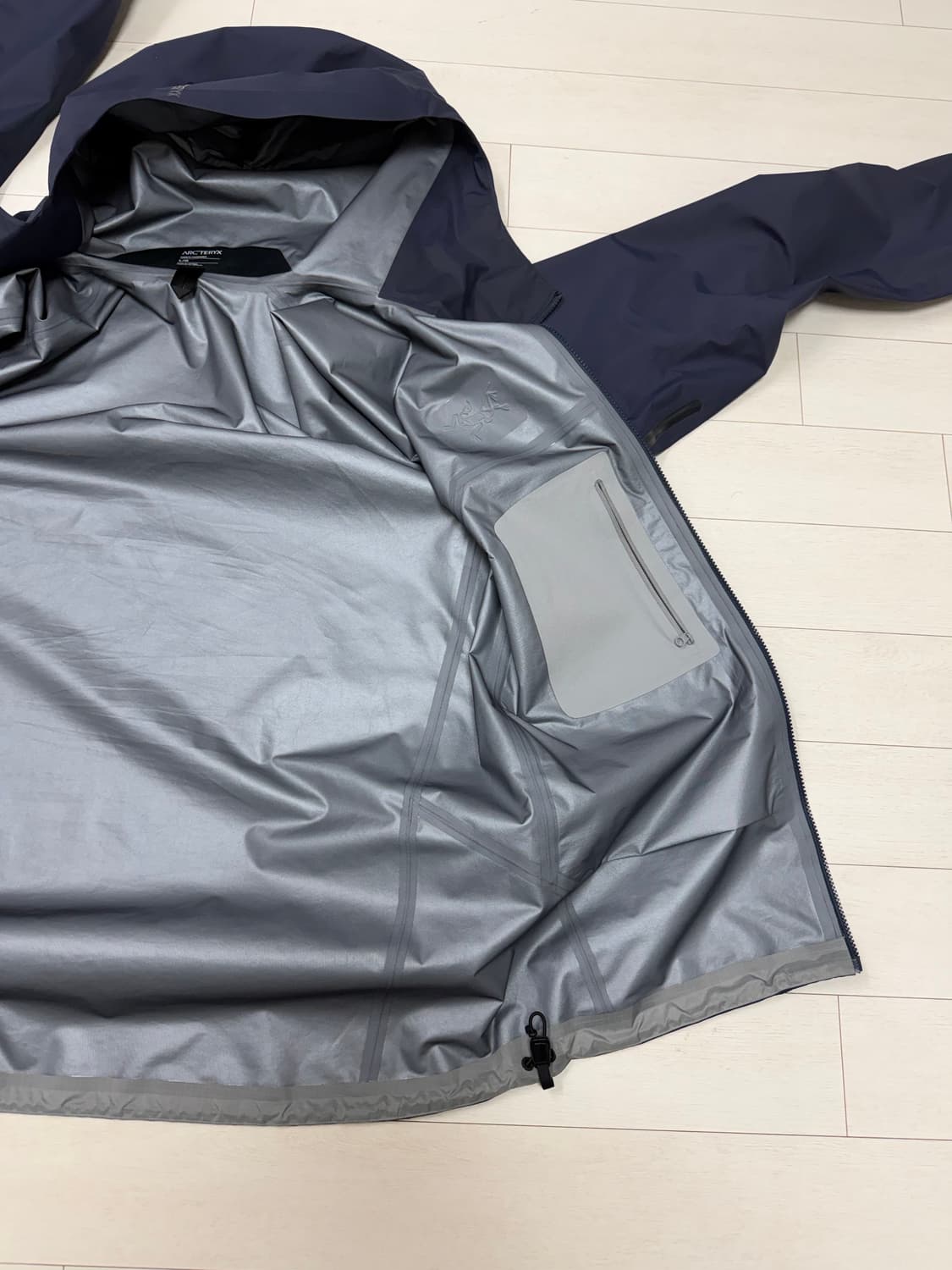 아크테릭스 베타 SL  L 사이즈 블랙사파이어 색상  상태 9.6/10  상품이미지6