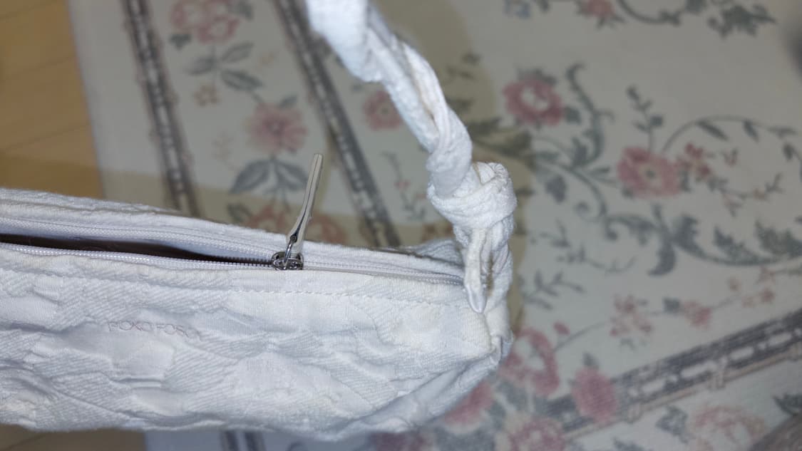 포코포스카 가방 CROSS PETAL IN BEIGE 상품이미지3