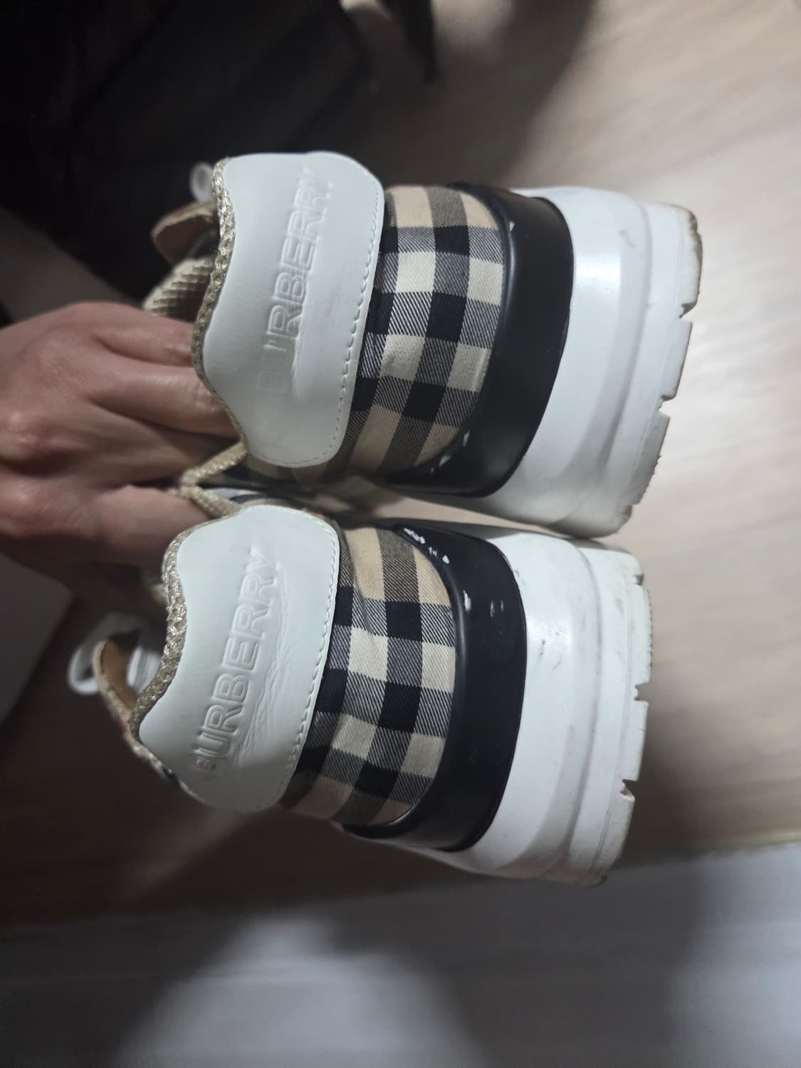 버버리 스니커즈 255 상품이미지6