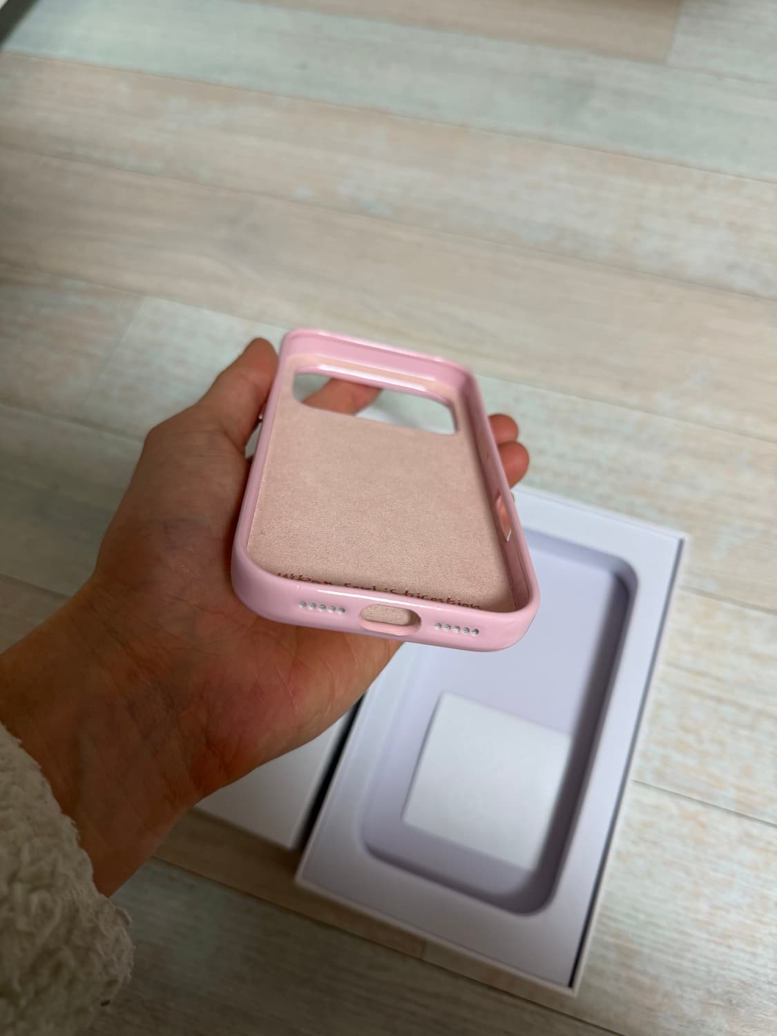 어반소피스티케이션 아이폰17프로 케이스 상품이미지3