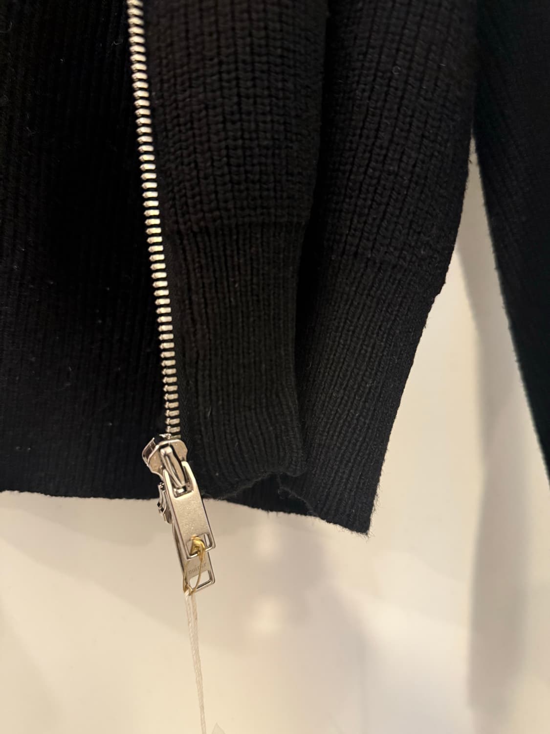 50) 노이어 하이넥 집업 니트 상품이미지3