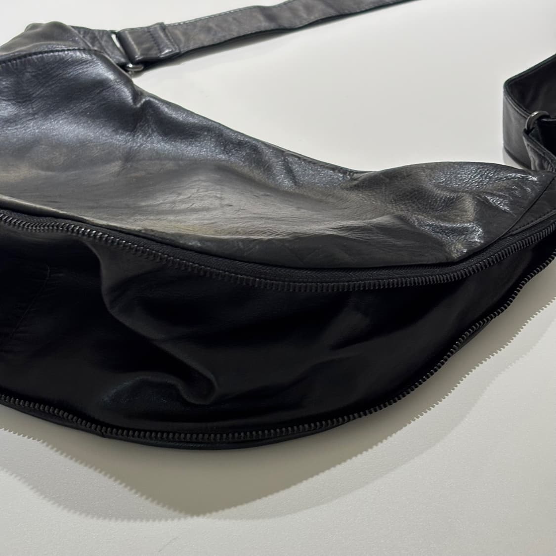 요지 야마모토 뿌르 옴므 홀스 하이드 크로스백 상품이미지4