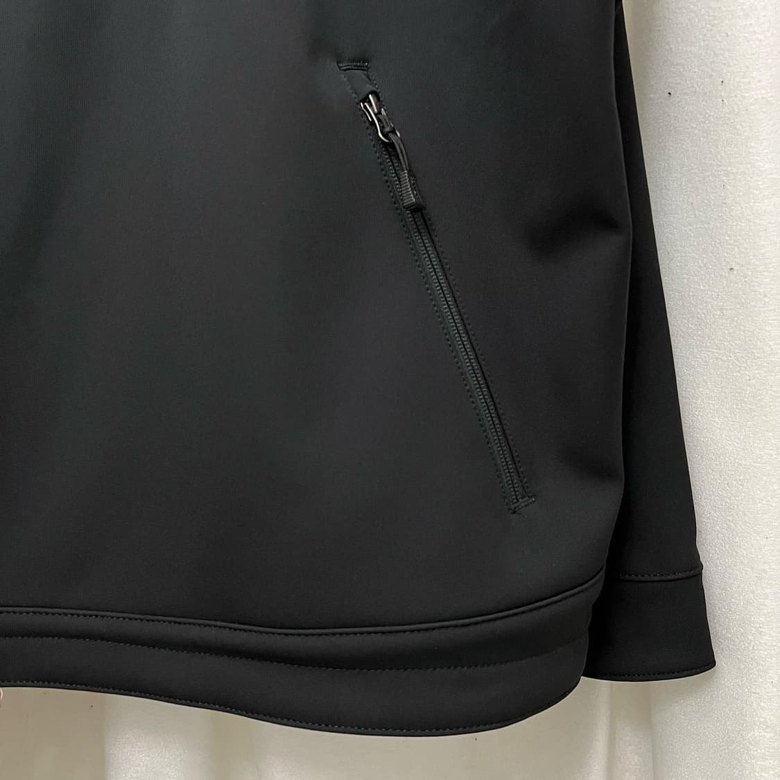 칼하트 블랙 폴리에스터 자켓 상품이미지4
