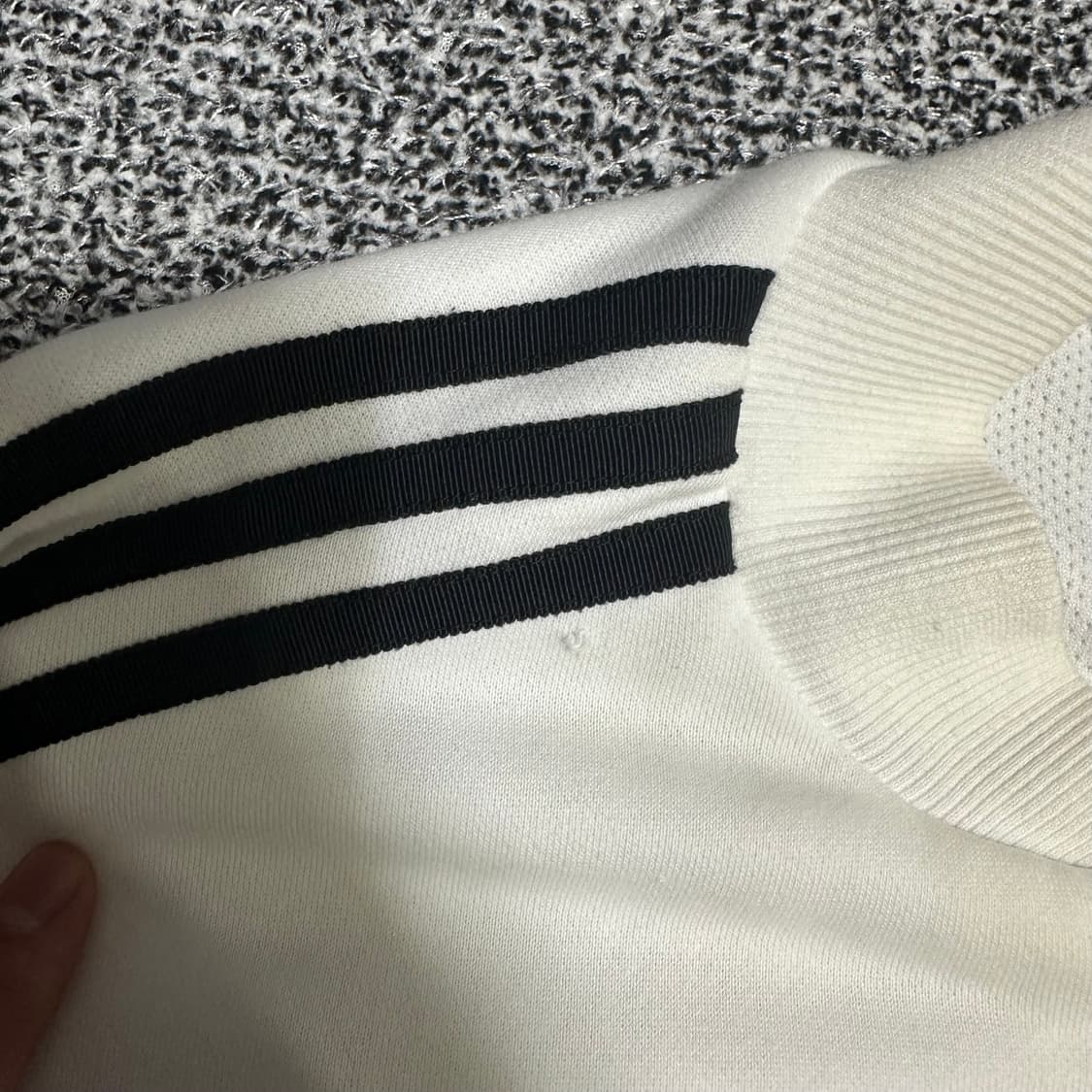 (95) 아디다스 화이트 백로고 봄버 자켓 상품이미지3