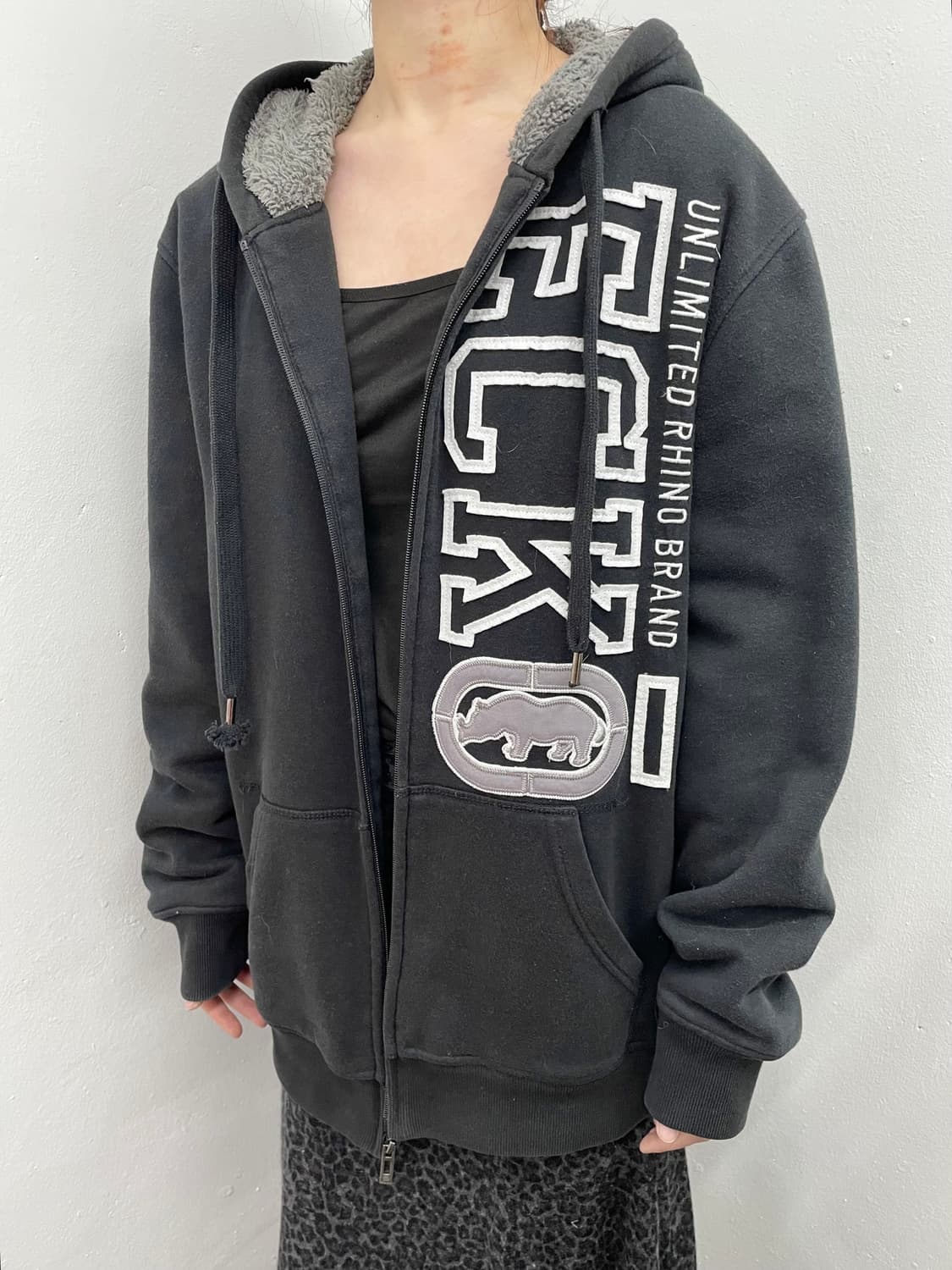 에코언리미티드 로고 퍼 헤비 후드집업 상품이미지2