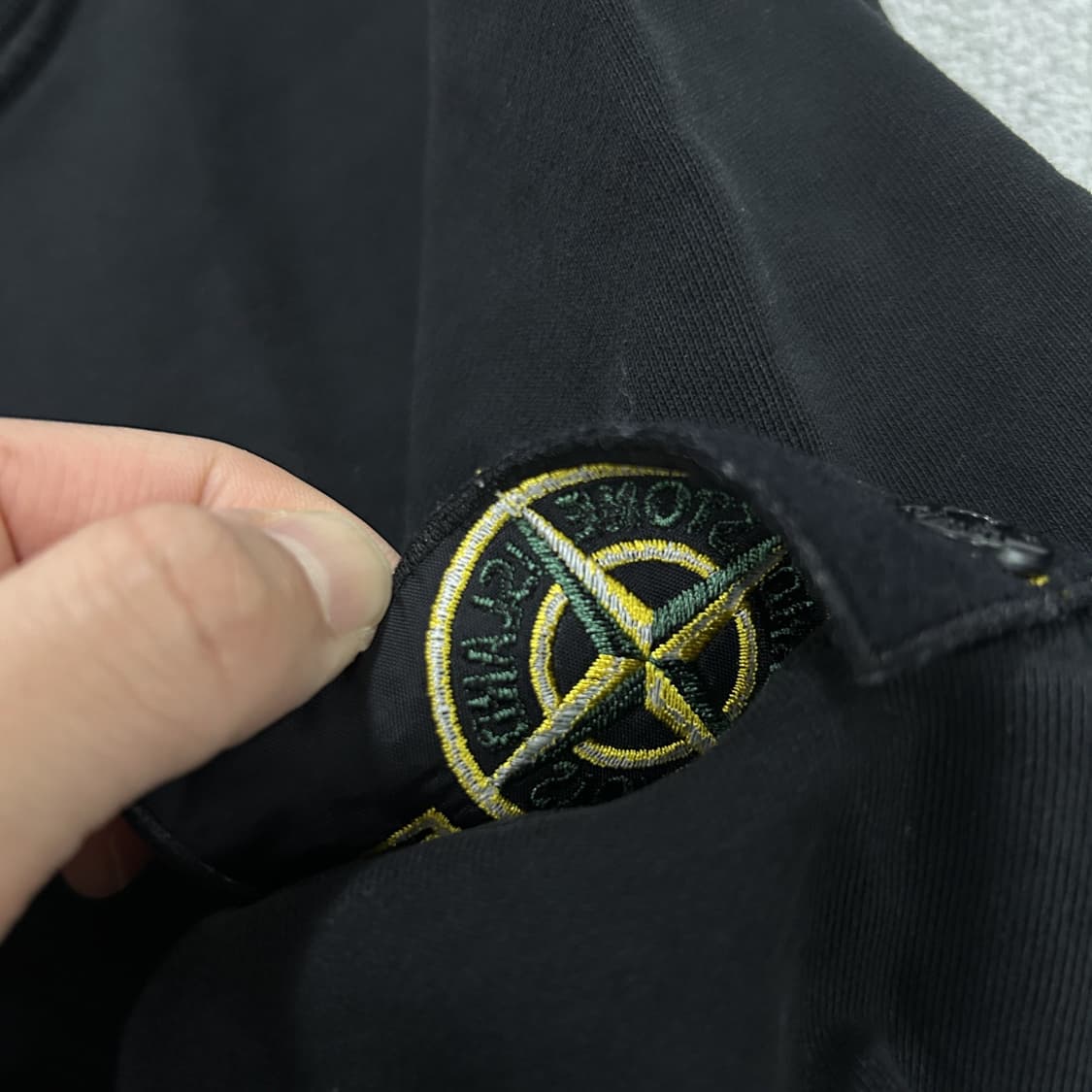 스톤아일랜드 블랙 신형 맨투맨 m 상품이미지4