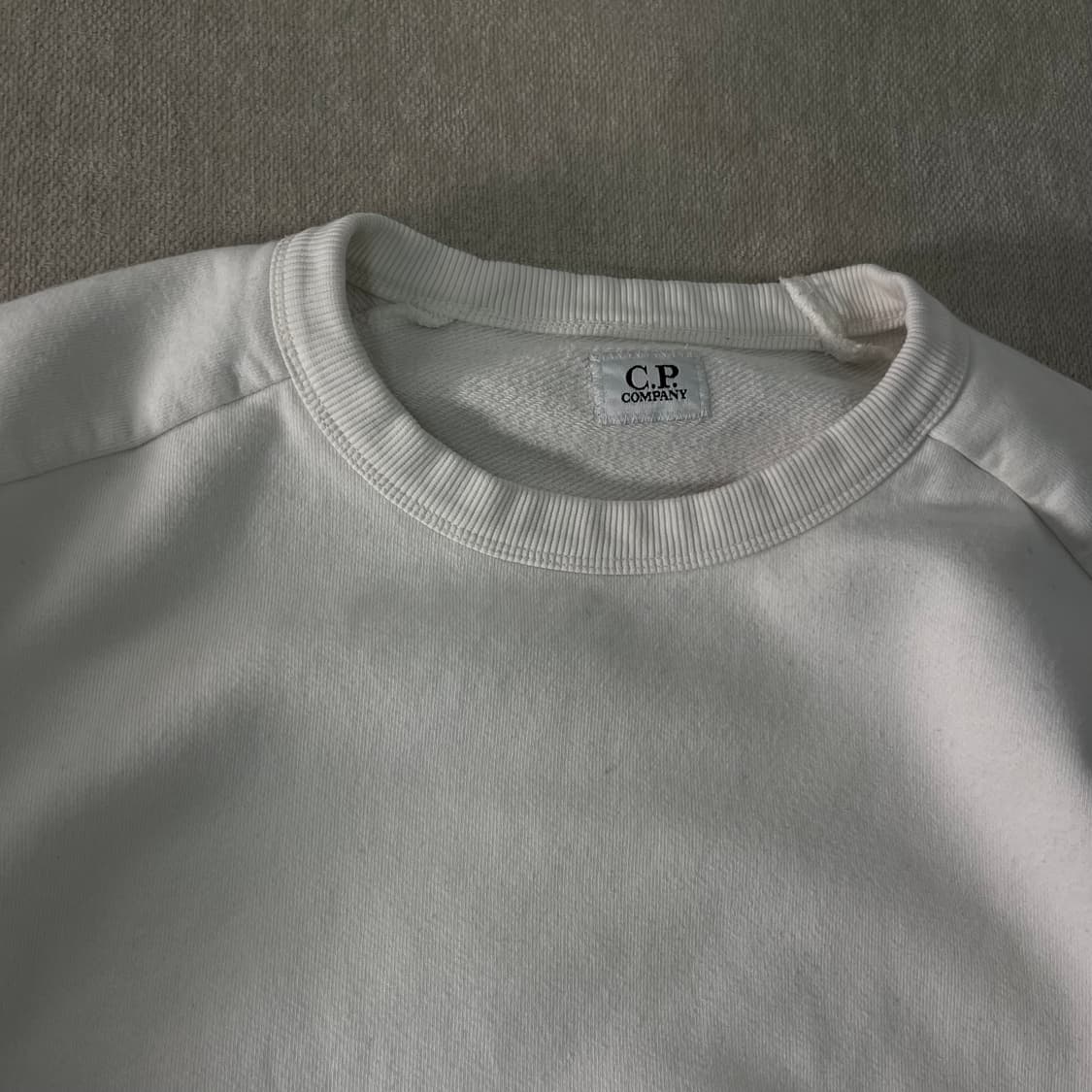 95 CP컴퍼니 렌즈 와펜 화이트 맨투맨 상품이미지3