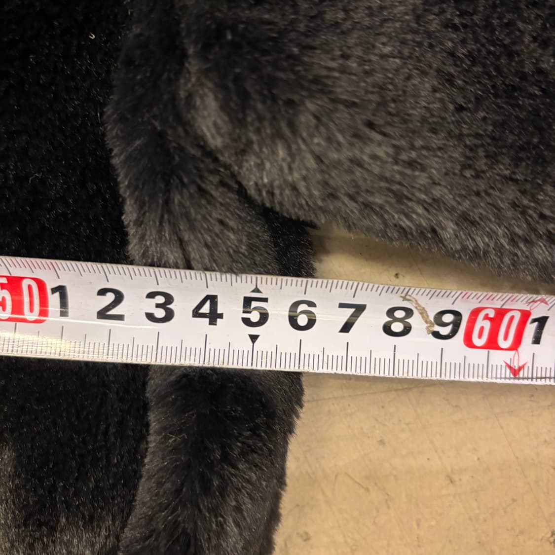 게스 페이크 퍼 빅로고 맨투맨 상품이미지5