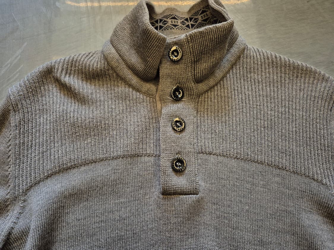 휴고보스 하프넥 버튼 니트 상품이미지2