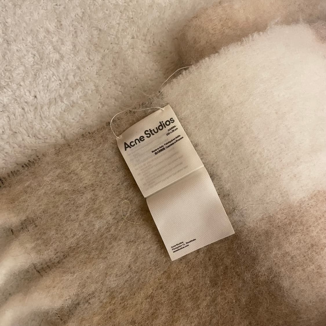 아크네 스튜디오 브라운체크 머플러 상품이미지3