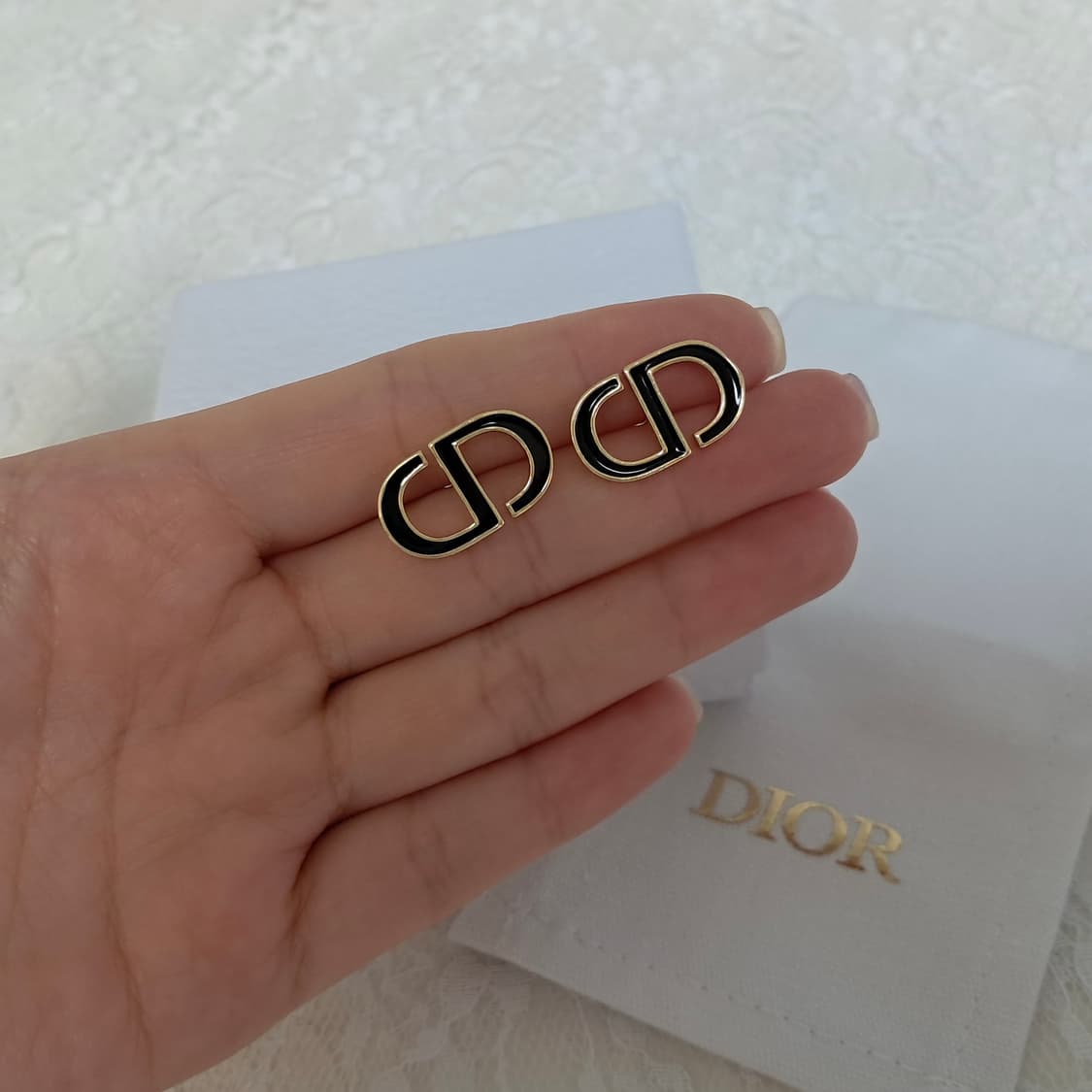디올 귀걸이 CD 블랙 골드 업사이클링 상품이미지2
