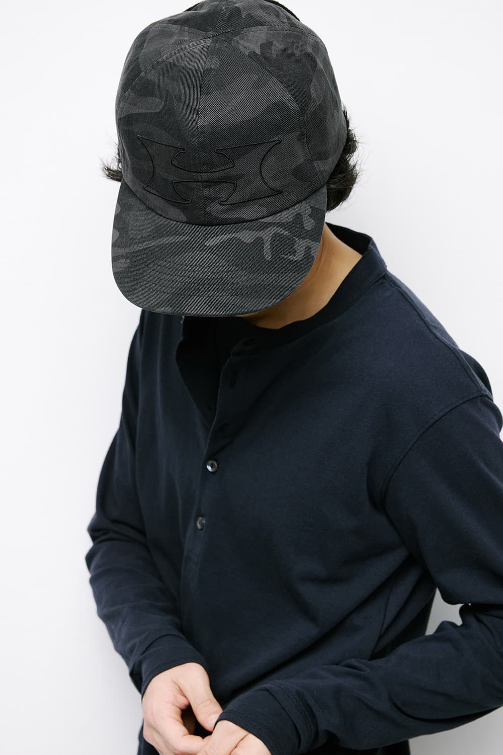 해칭룸 카모 볼캡 모자 Camo H Cap Charcoal 상품이미지2