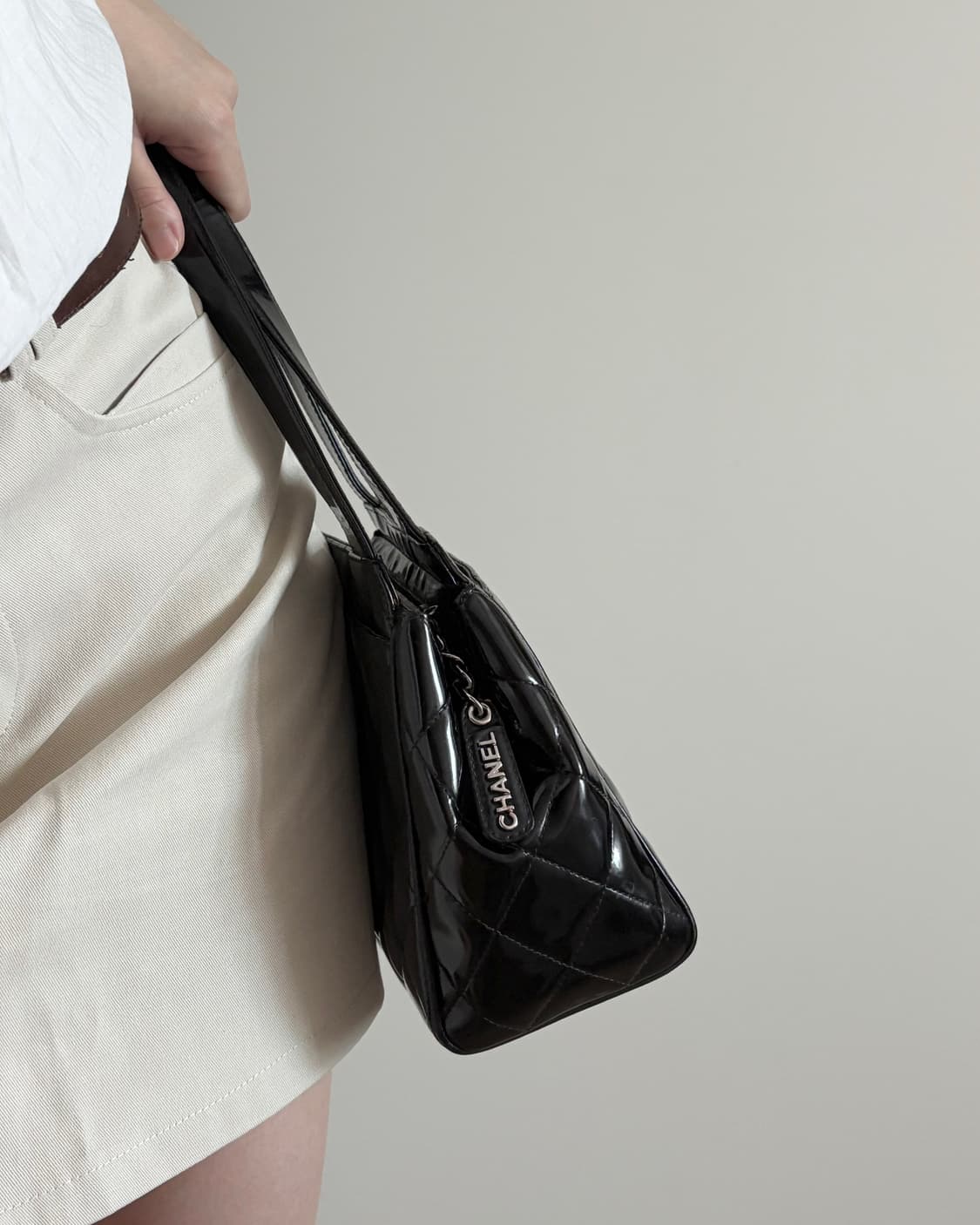 CHANEL Patent Tote Bag 샤넬 페이던트 토트백 - 블랙 상품이미지3