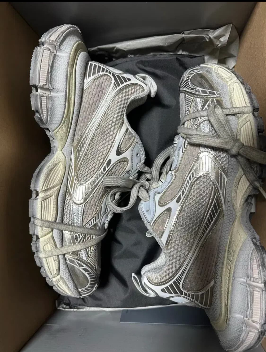 발렌시아가 3xl 에그쉘 43사이즈 새상품 상품이미지1