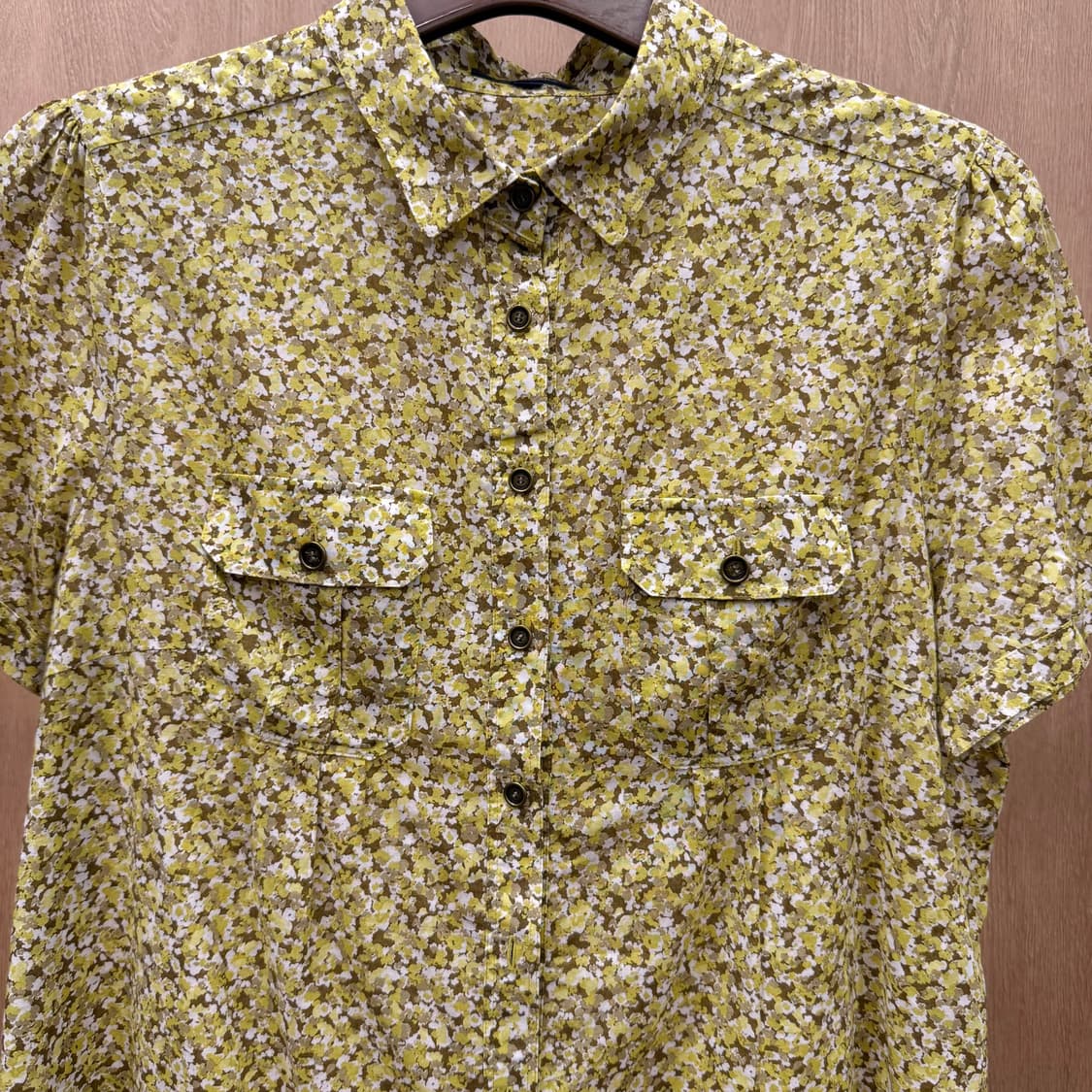 버버리 런던 플로럴 패턴 반팔 셔츠 더블 포켓 코튼 블라우스 옐로우 상품이미지4