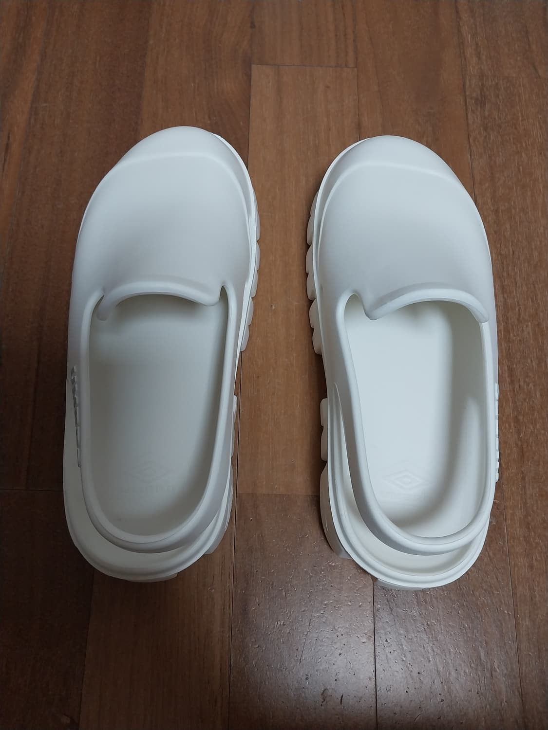 엄브로 토피 샌들 슬리퍼 클로그 상품이미지2