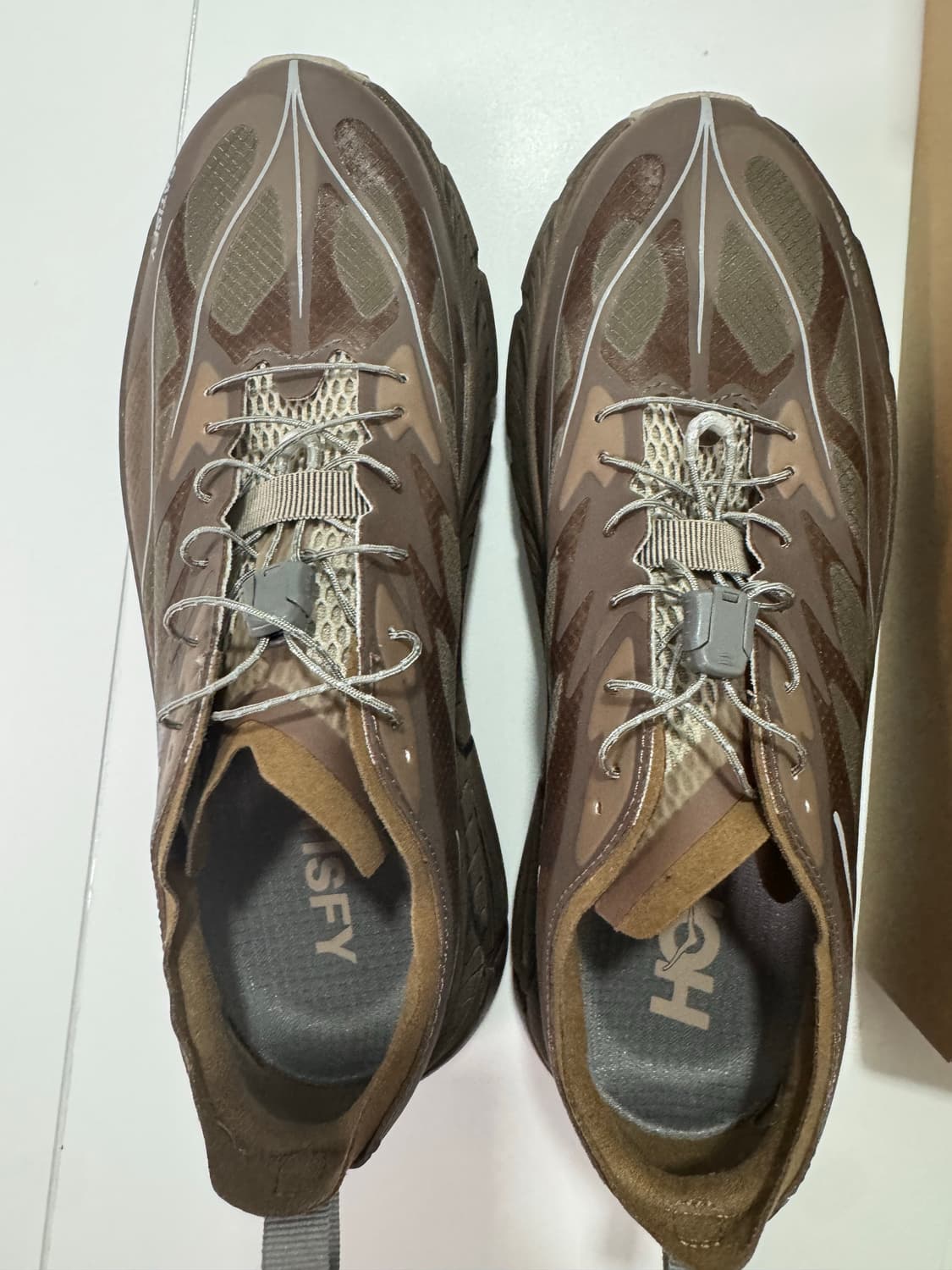 호카 x 새티스파이 satisfy  마파테 스피드 4 라이트 러버 275 상품이미지2