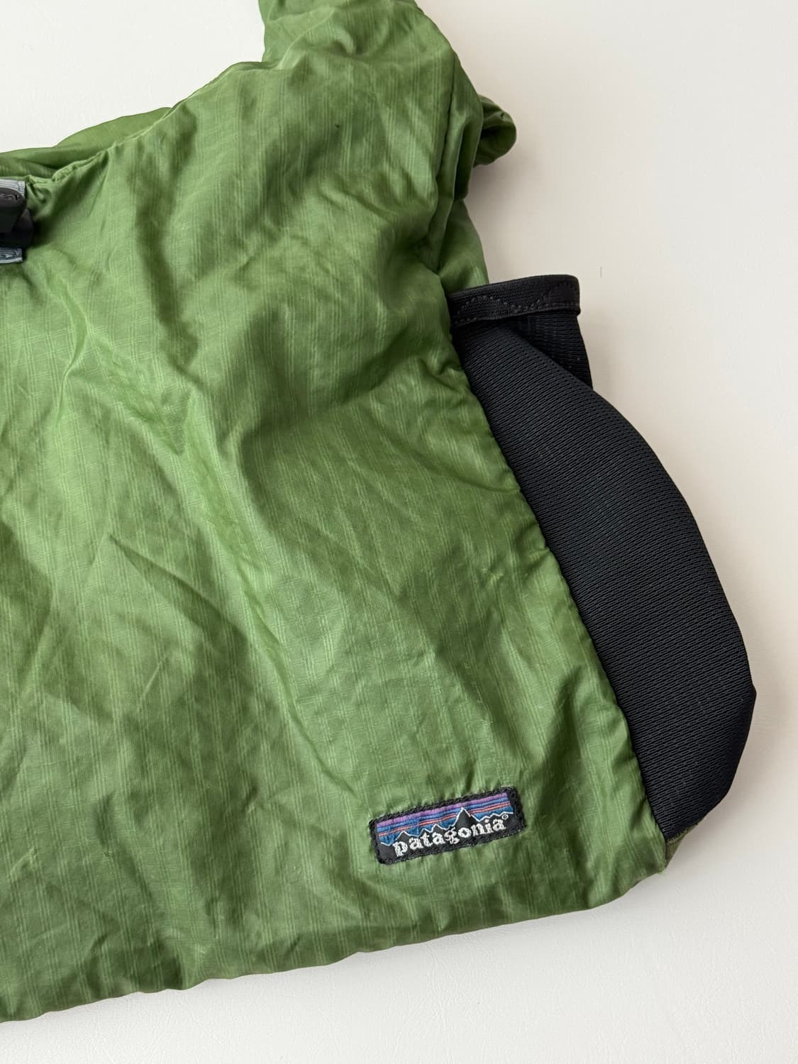 파타고니아 나일론 숄더백 그린 상품이미지3