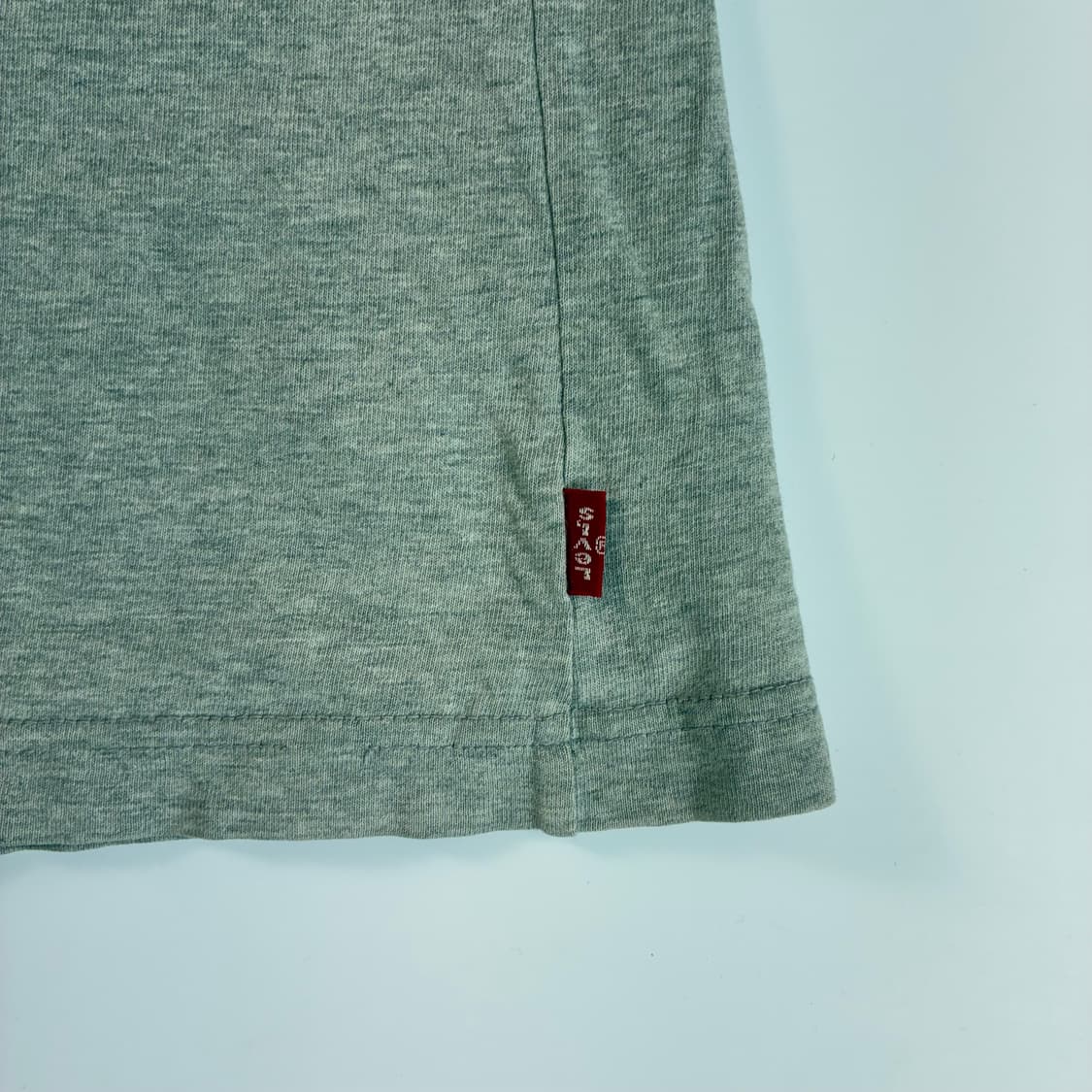 Levi's  리바이스 레드탭 이글스 그래픽 그레이 슬리브 티셔츠 상품이미지6